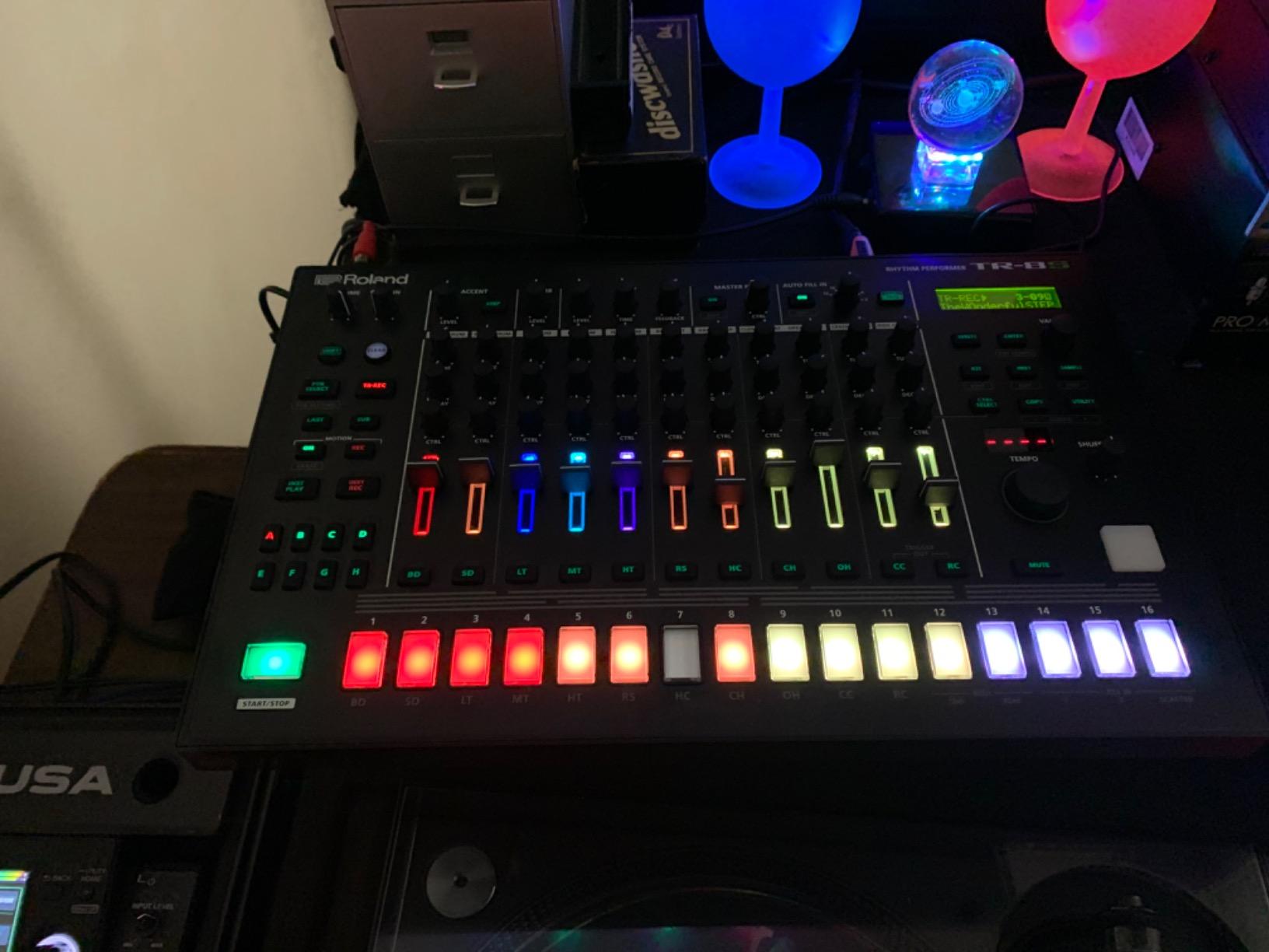 Roland TR-8S Rhythm Performer - Advanced Drum Machine with Classic TR Drum Sounds Including the TR-808, TR-909, TR-707, TR-727, TR-606 and CR-78, ACB Technology, 128 Kits customer photo 2