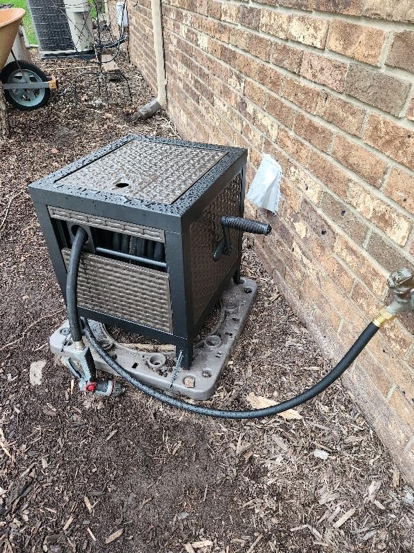 AMES NeverLeak Hose Reel Cabinet Box, 100 Ft. Capacity, Decorative with Wicker Look, Auto Track Rewinding, Black Metal customer photo 1