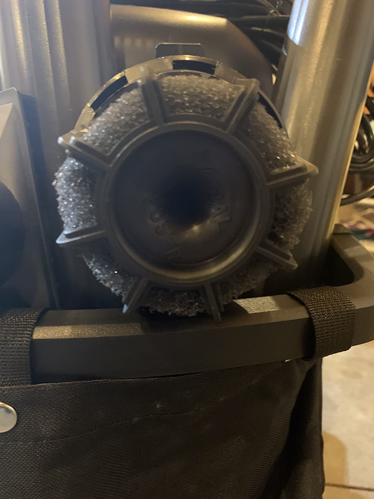 DEWALT 12 Gallon Poly Wet/Dry Vac, 5.5 HP Shop Vacuum Wet Vacuum Cleaner for Workshop, Jobsite, Commericial Area, Large Pick-Up Capacity, Yellow,DXV12P customer photo 2