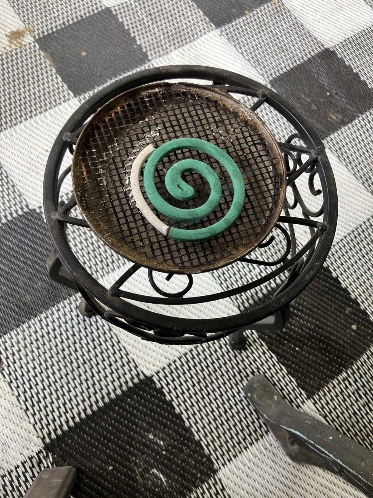 W4W Mosquito Repellent Coils - Outdoor Use Reaches Up to 10 feet - Each Burns for 5-7 Hours (Three Pack Contains 12 coils & 6 Stands) customer photo 1