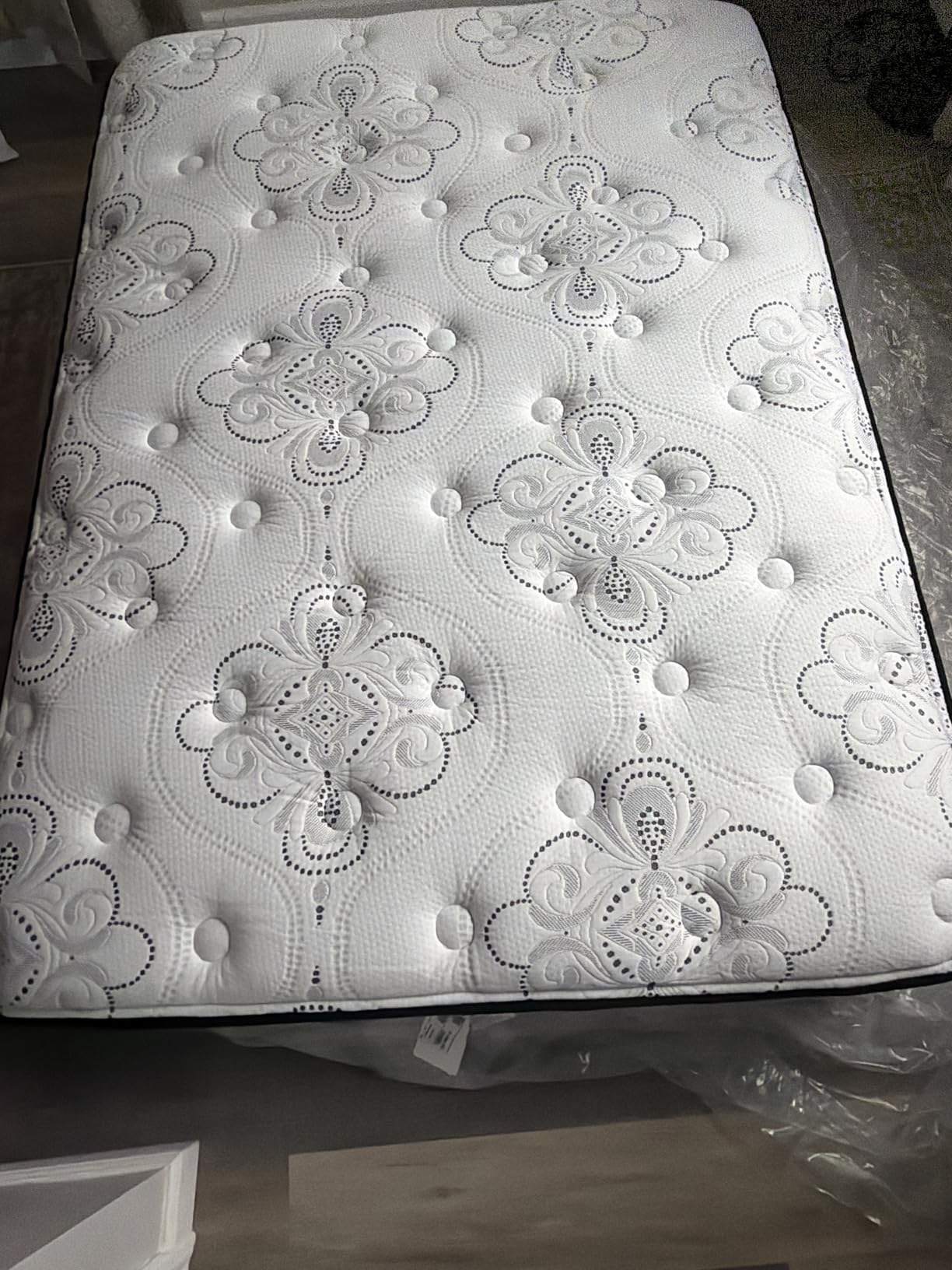 Signature Design by Ashley Chime Hybrid King 12