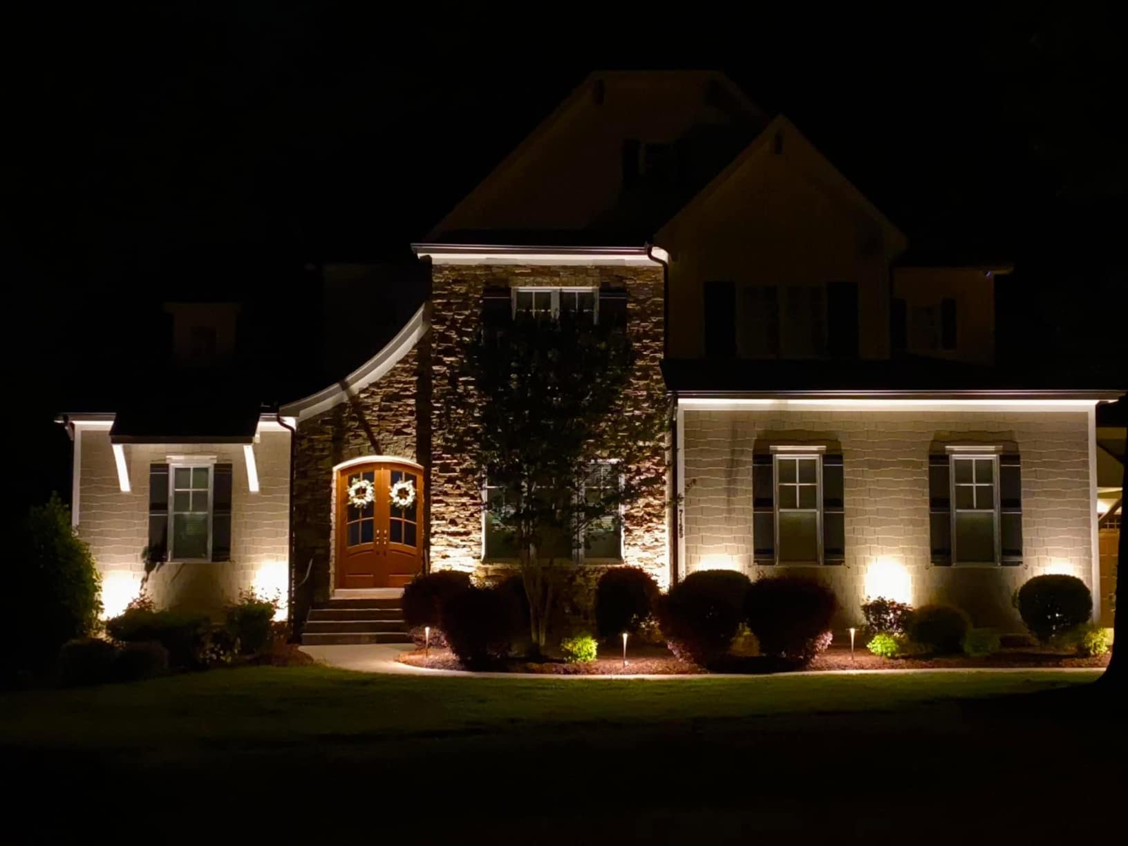 VOLT 12V Brass Bronze LED Landscape Lighting Kit (8 Spotlights, 4 Path Lights) with 150W Low Voltage Transformer for House, Yard, Outdoor Pathway, Walkway, Garden, Driveway or Patio customer photo 1