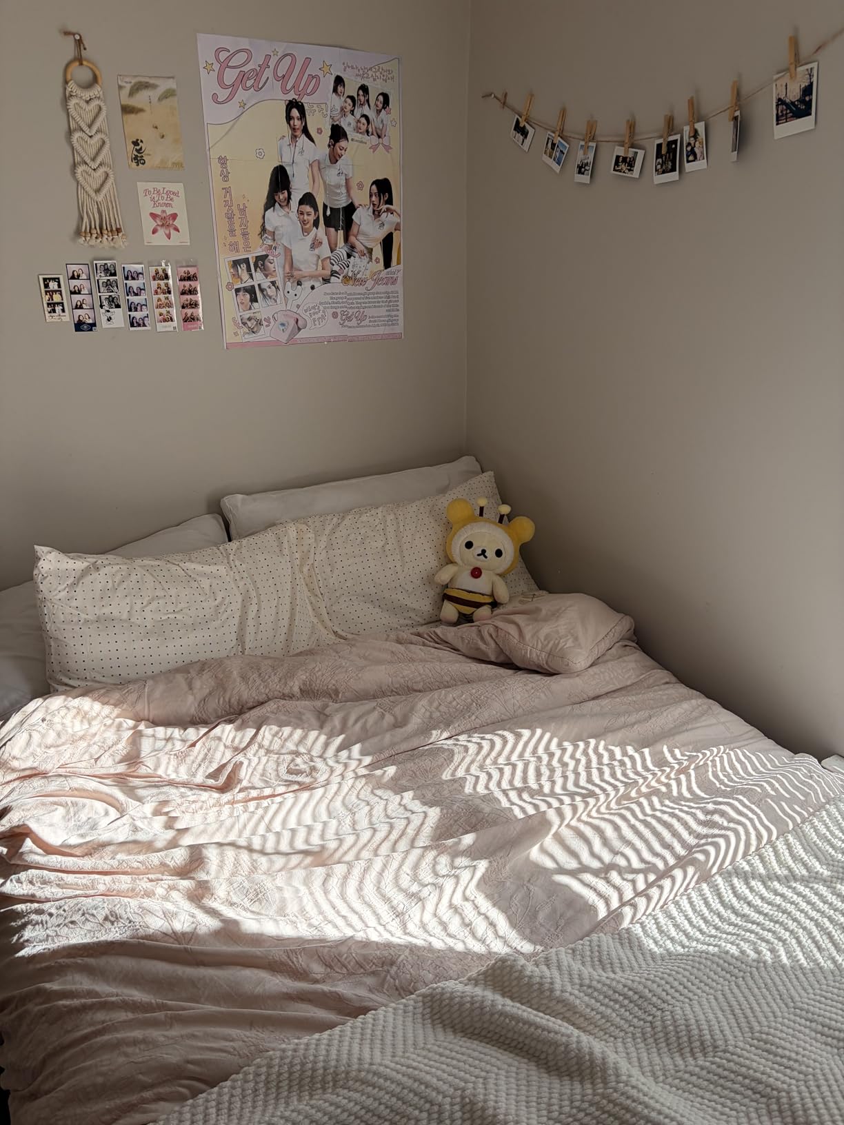 EASELAND Queen Size Down Alternative Comforter - Quilted Duvet Insert for All Seasons, Soft Lightweight with Corner Tabs, Summer Winter Warm Bedding, White 88x88 Inches customer photo 1