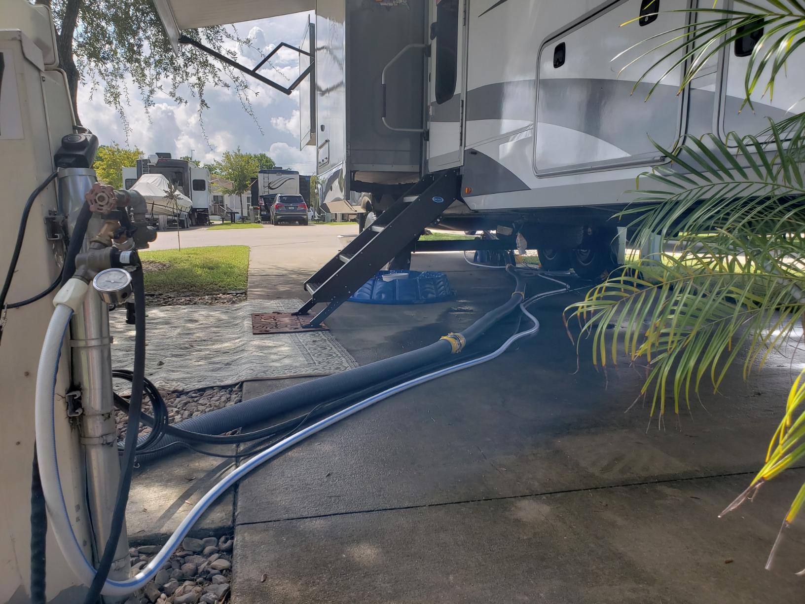 Camco Deluxe 20' Sewer Hose Kit with Swivel Fittings and Wye Connector - Ready To Use Kit Complete with Sewer Wye and Elbow Fittings, Hoses, and Storage Caps customer photo 2