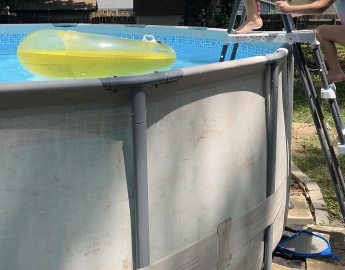 Intex 28076E Deluxe Pool Ladder with Removable Steps for Intex Pools with Wall Height of 48 Inch customer photo 2