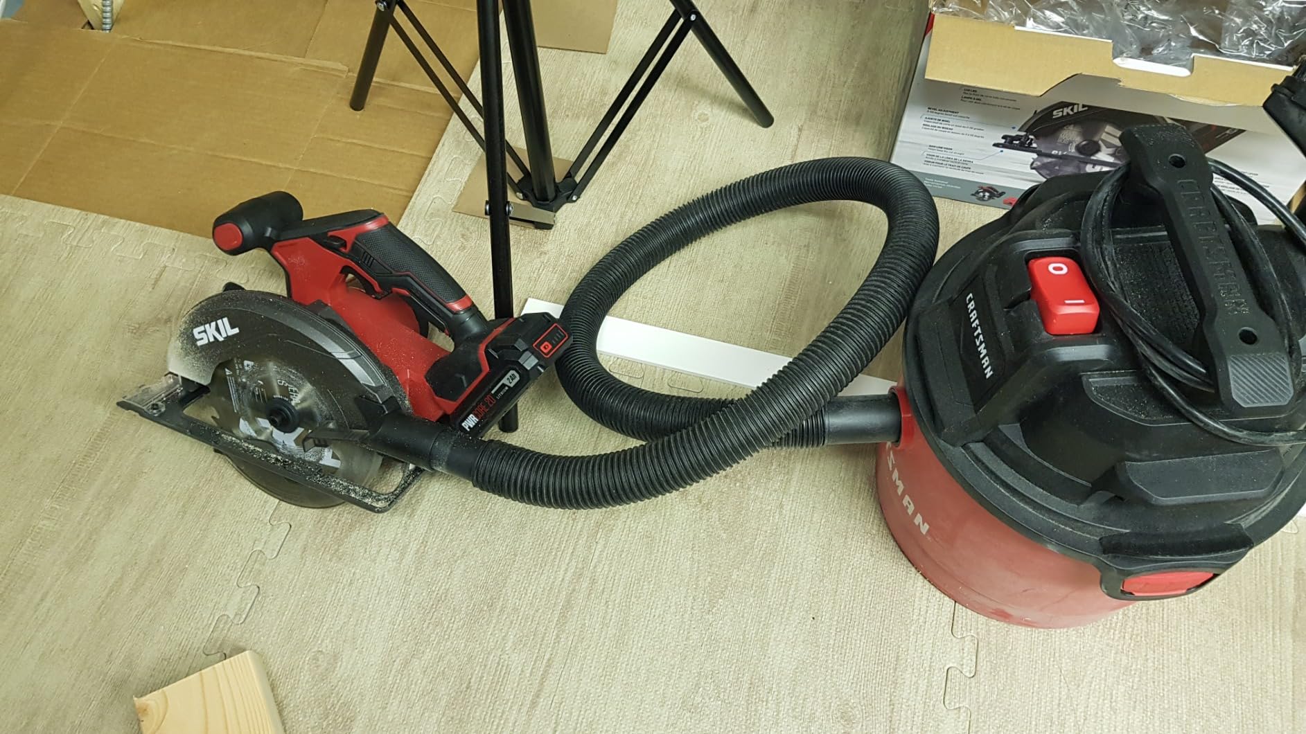SKIL 20V 6-1/2 Inch Cordless Circular Saw with 2.0Ah Battery and Charger - CR540602 customer photo 2
