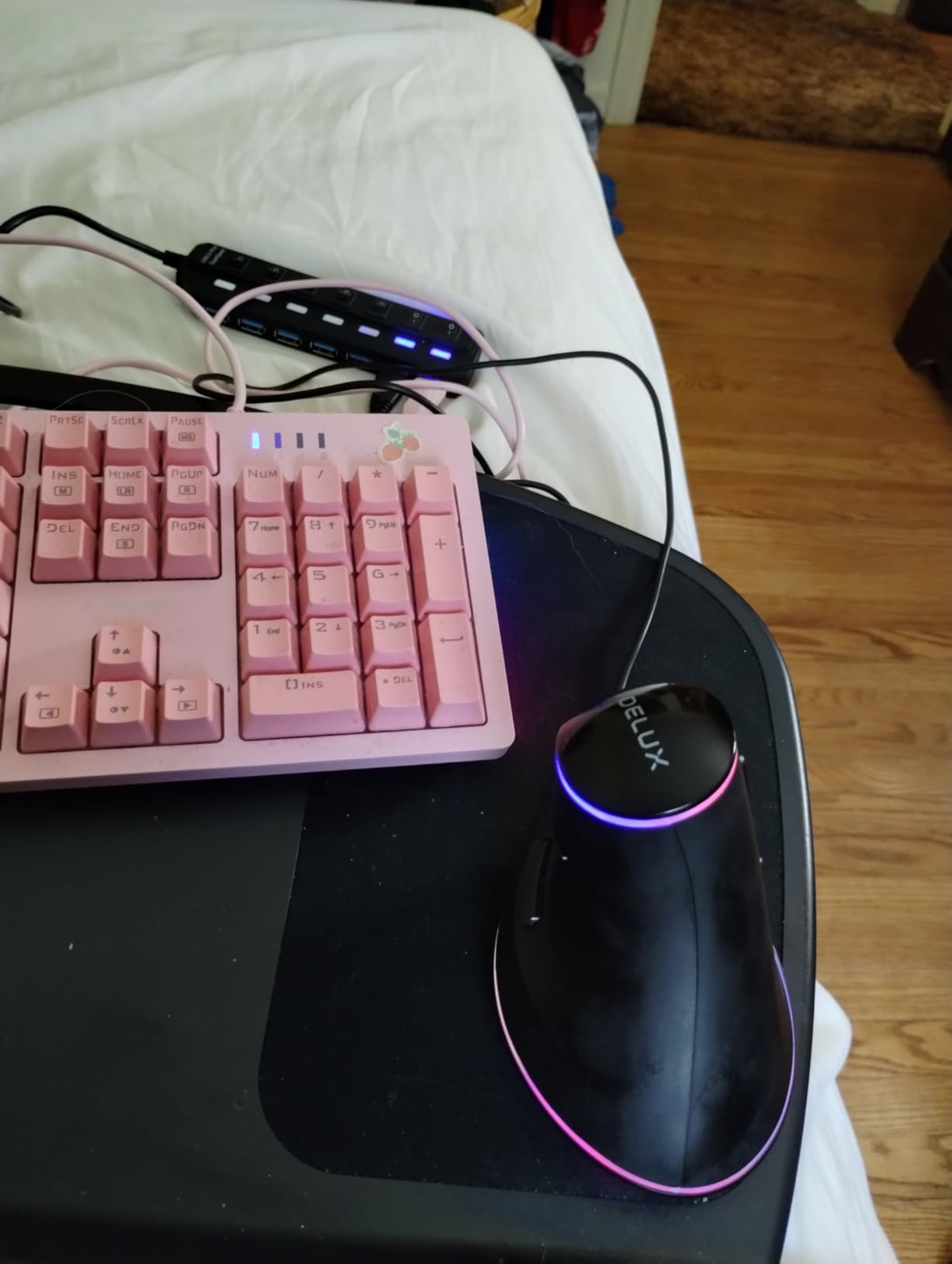 DELUX Ergonomic Vertical Mouse, Wired Ergo Mouse for Large Hands, 6 Programmable Buttons, Up to 12800 DPI, Removable Wrist Rest, Vibrant RGB Backlit, for Windows 7/8/10/XP/Vista (M618Plus RGB-Wired) customer photo 2