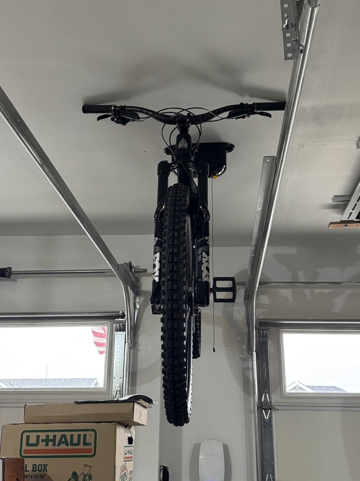 Kradl - Ceiling Mount Bike Lift and Rack. Bicycle Storage Hoist Without Electricity, Clumsy Ropes or Pulleys. customer photo 1