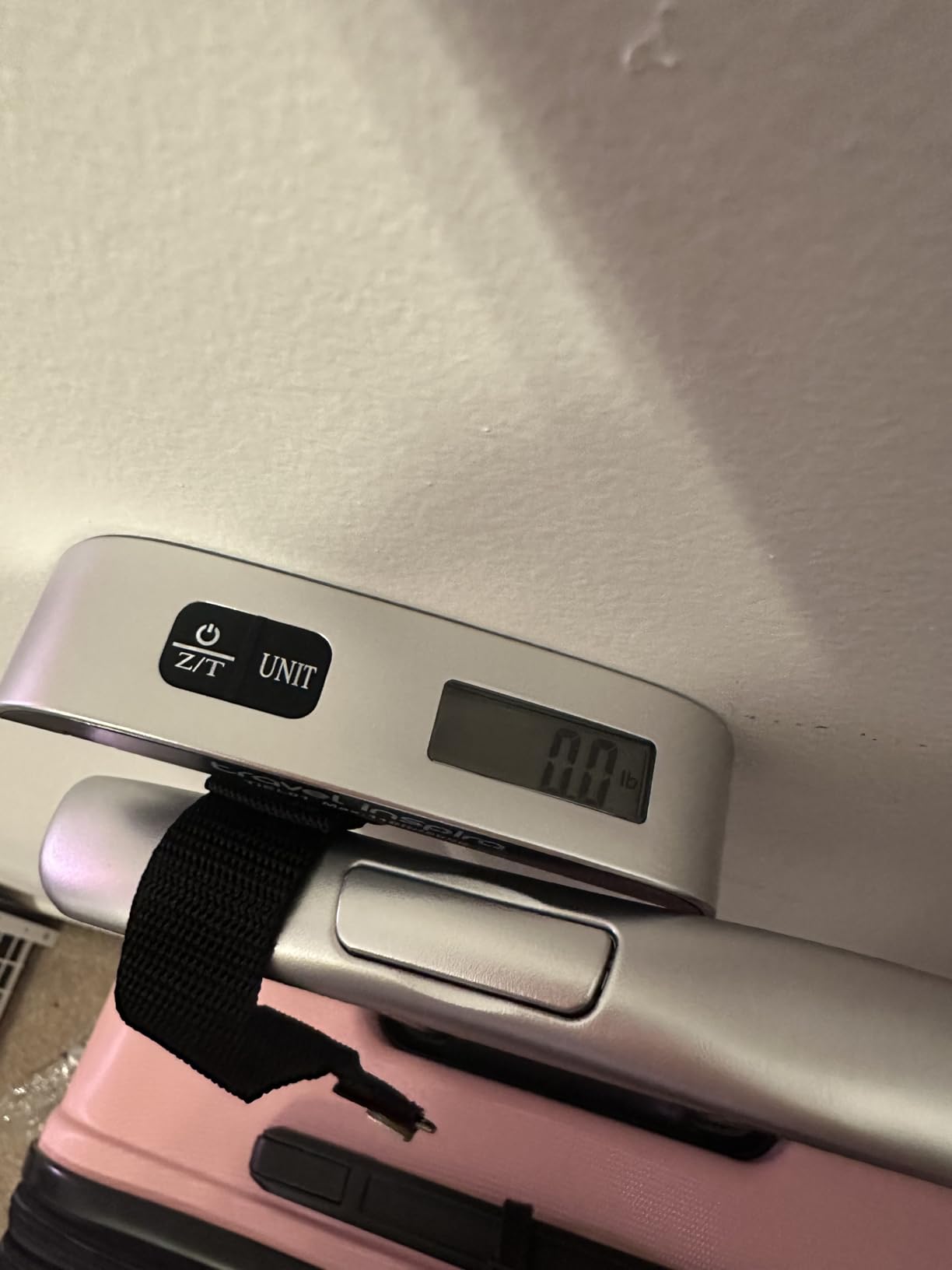 travel inspira Luggage Scale, Portable Digital Hanging Baggage Scale for Travel, Suitcase Weight Scale with Rubber Paint, 110 Pounds, Battery Included customer photo 1