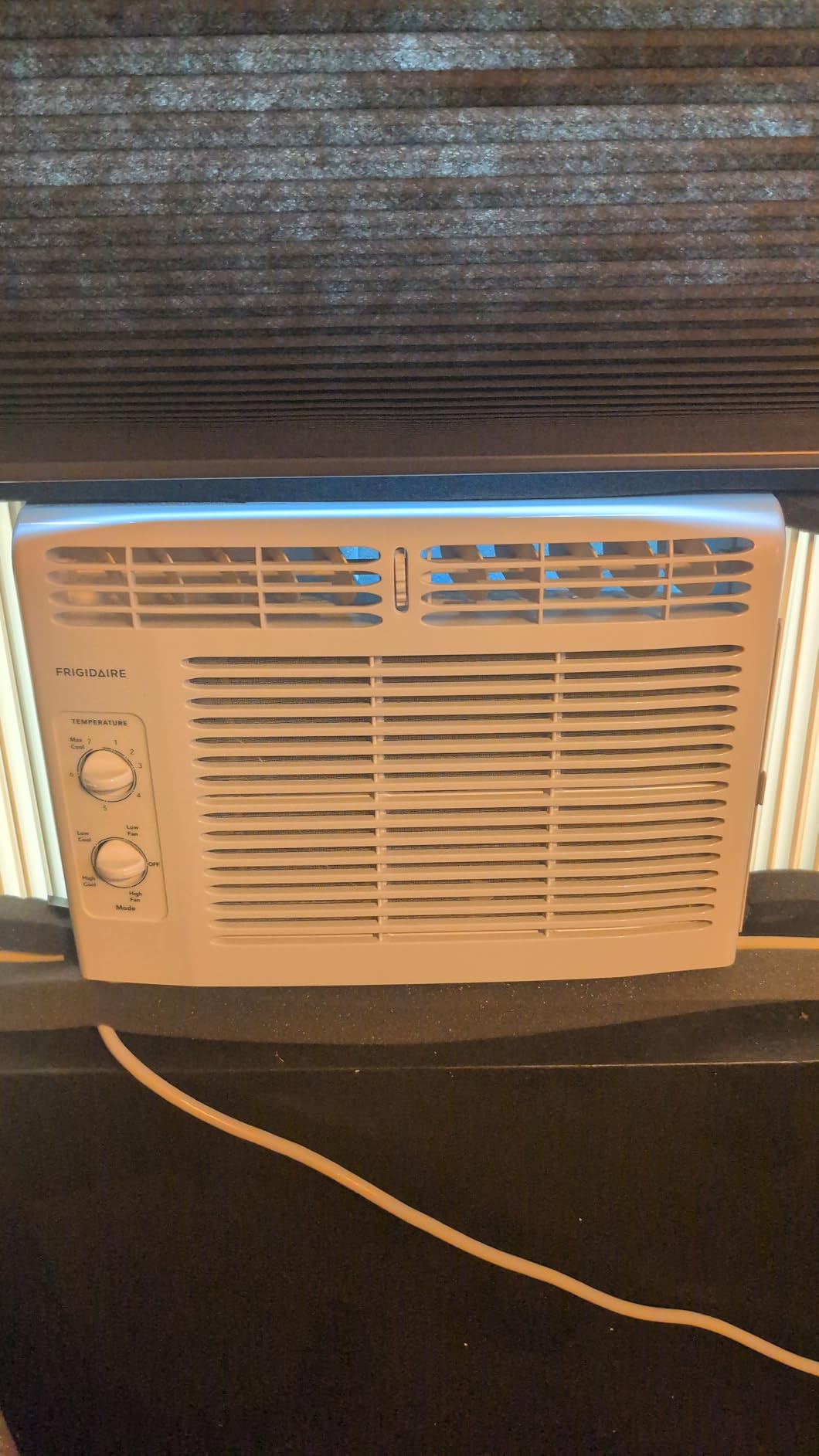 Frigidaire 5,000 BTU Window-Mounted Air Conditioner, Cools Up to 150 Sq. Ft., Quiet Operation, Effortless Temperature Control, 2 Fan Speeds, Auto Restart, White customer photo 1
