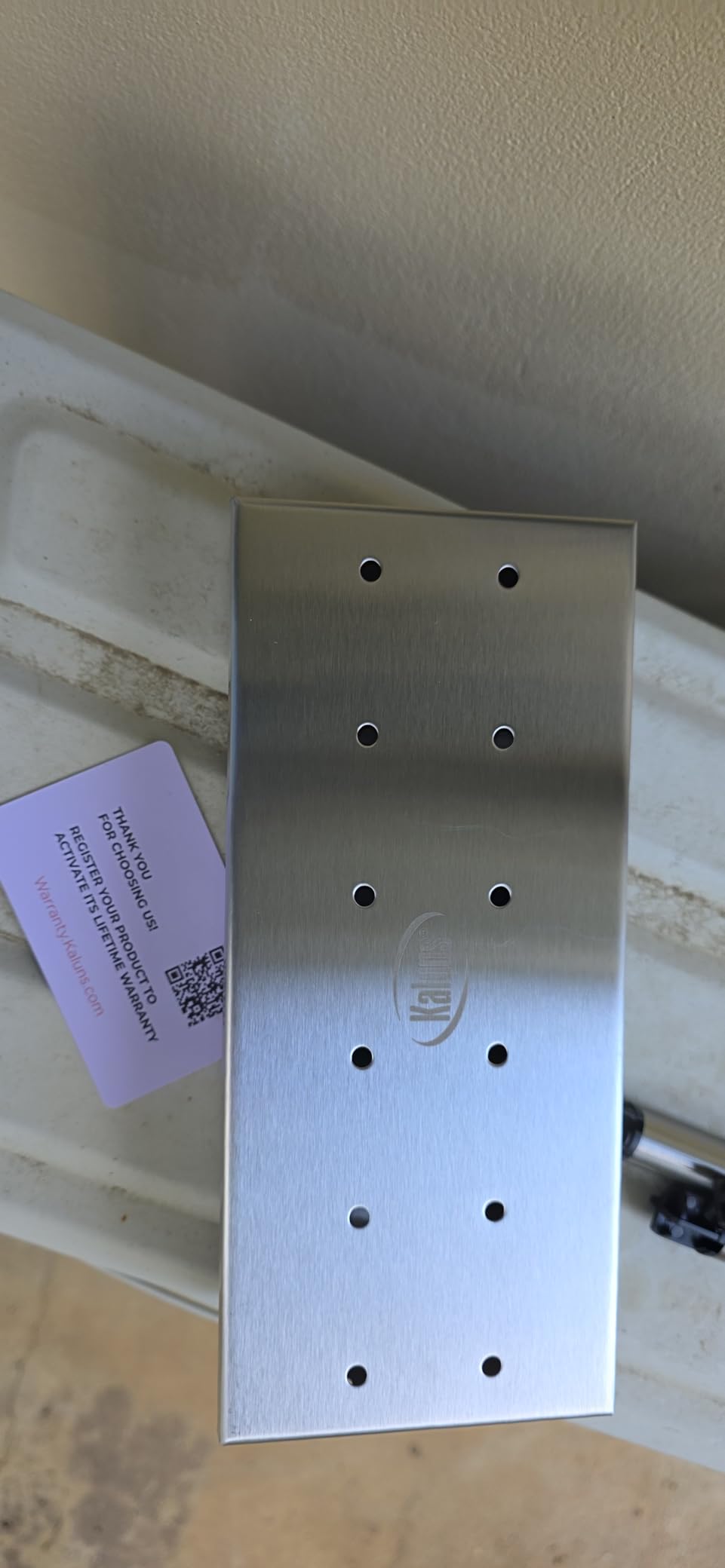Kaluns Universal Stainless Steel Smoker Box, Gas or Charcoal Grill Smoke Box, Works with Wood Chips, Hinged Lid, Warp Free customer photo 1