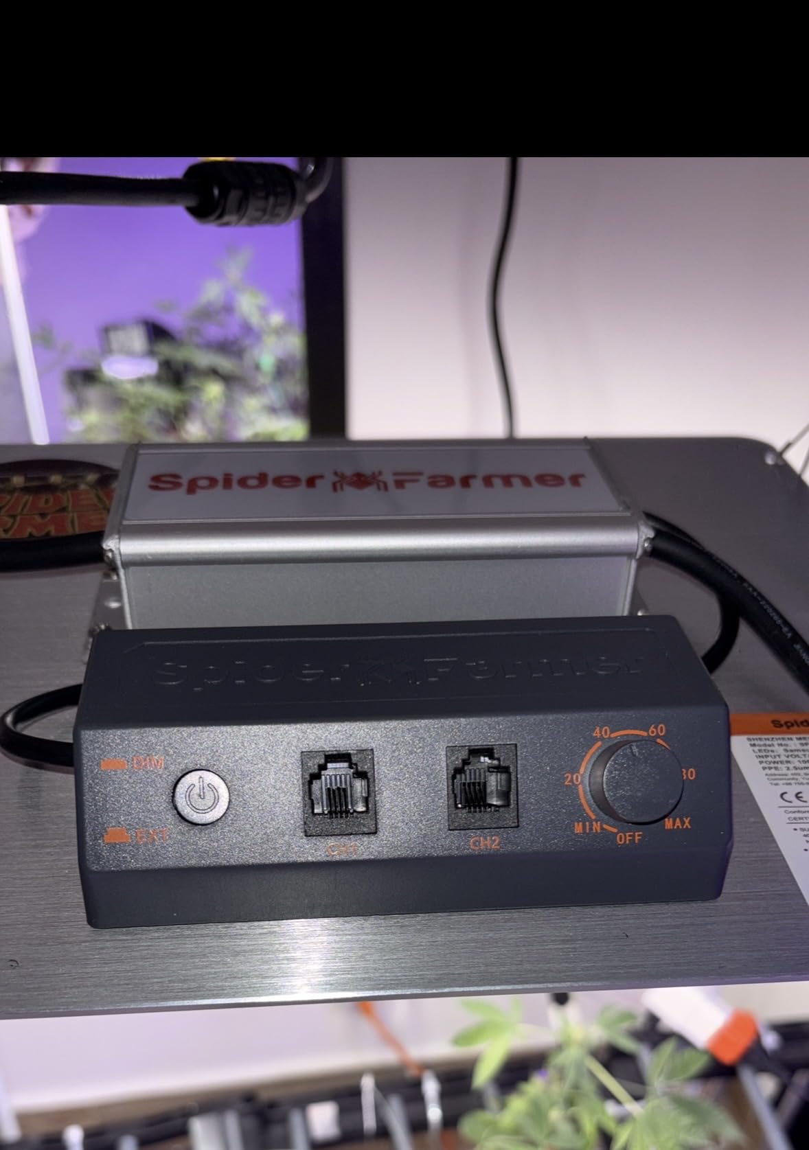 Spider Farmer SF2000 200W LED Grow Light for Indoor Plants, Upgraded High Efficiency LEDs, Dimmable Full Spectrum High PPFD, Deep Penetration for Seed Starting/Vegetables/Bloom in 2x4 Grow Tent customer photo 1