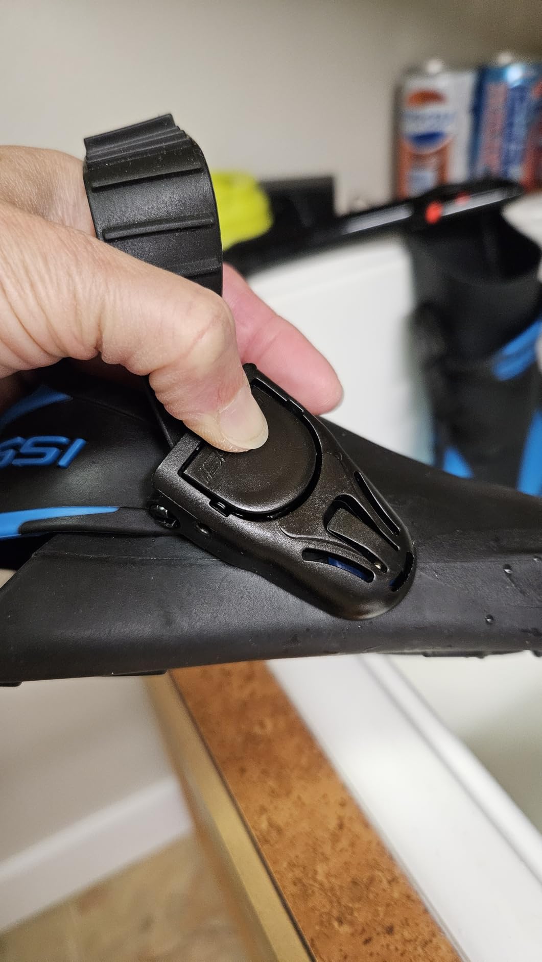 Cressi Adult Short Adjustable Swim Fins with UltraResistant Buckles, Very Light - Ideal for Traveling | Bonete: Designed in Italy customer photo 1