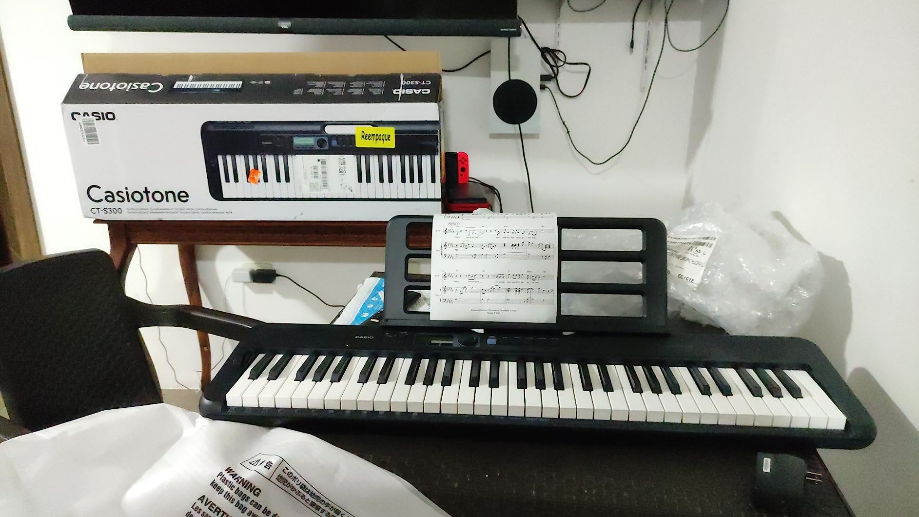 Casiotone CT-S300 - Portable Keyboard | Touch-Sensitive | 400 Tones, 77 Rhythms & Pitch Bend | Ideal for Music Creation Anytime, Anywhere customer photo 1