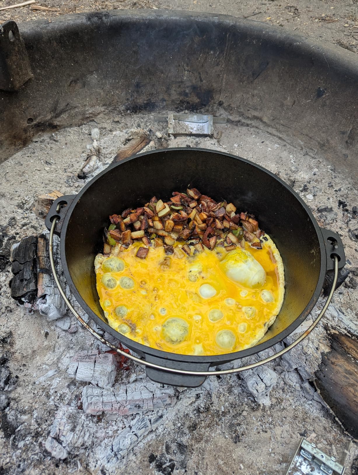 Uno Casa 6Qt Cast Iron Camping Dutch Oven with Lid Lifter and Storage Bag - Pre-Seasoned Outdoor Dutch Oven for Campfire Cooking, Stews, and Baking customer photo 1