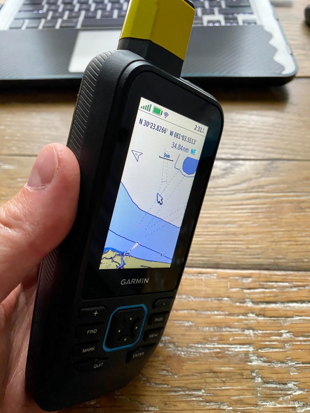Garmin GPSMAP 86Sci, Floating Handheld GPS with Button Operation, Preloaded BlueChart G3 Coastal Charts And Inreach Satellite Communication customer photo 1