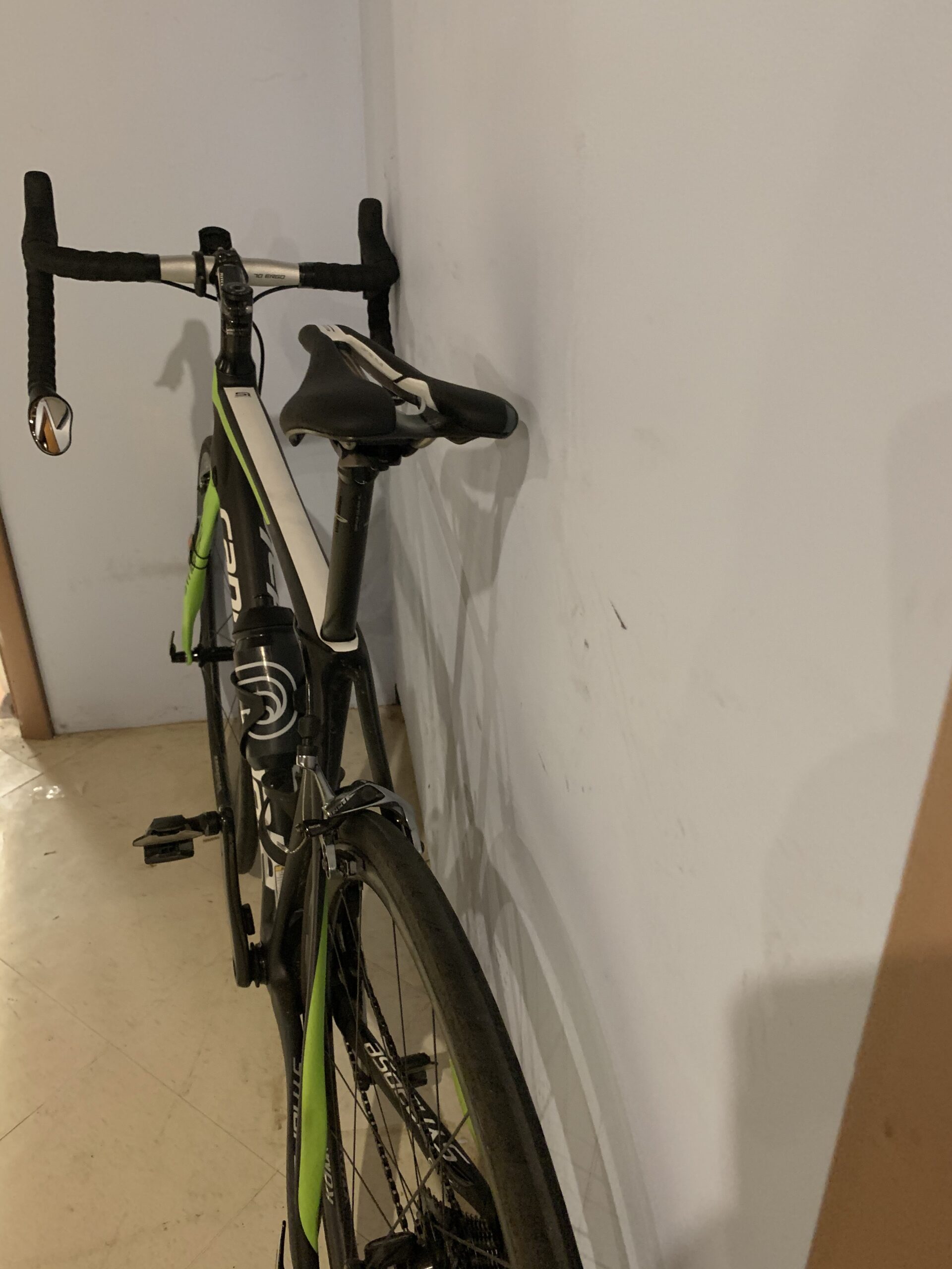 Selle Italia SLR Boost Endurance Ti316 Superflow Road Bike Saddle - Comfortable Road Bicycle Seat - Short Nose Saddle for Racing, Endurance, & Triathlon customer photo 1