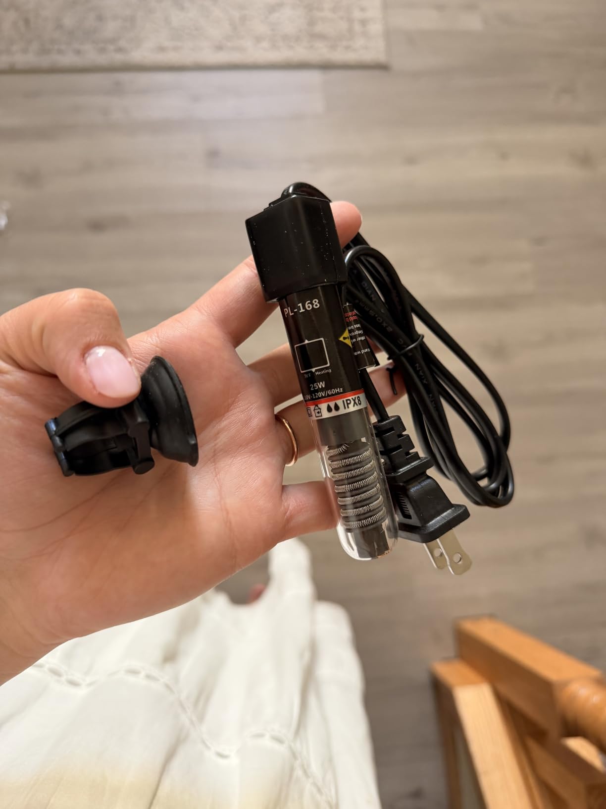 PULACO 25Watt Mini Aquarium Submersible Betta Heater with Free Thermometer Strip for 1-6 Gallon Fish Tanks (Preset Temperature 78℉) customer photo 1
