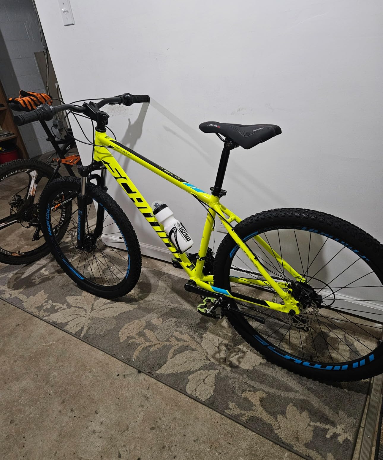 Schwinn High Timber Mountain Bike for Adult Youth Men Women Boys Girls, 24-Inch Wheels, 7 or 21-Speeds, Front Suspension, Aluminum and Steel Frame Options customer photo 1