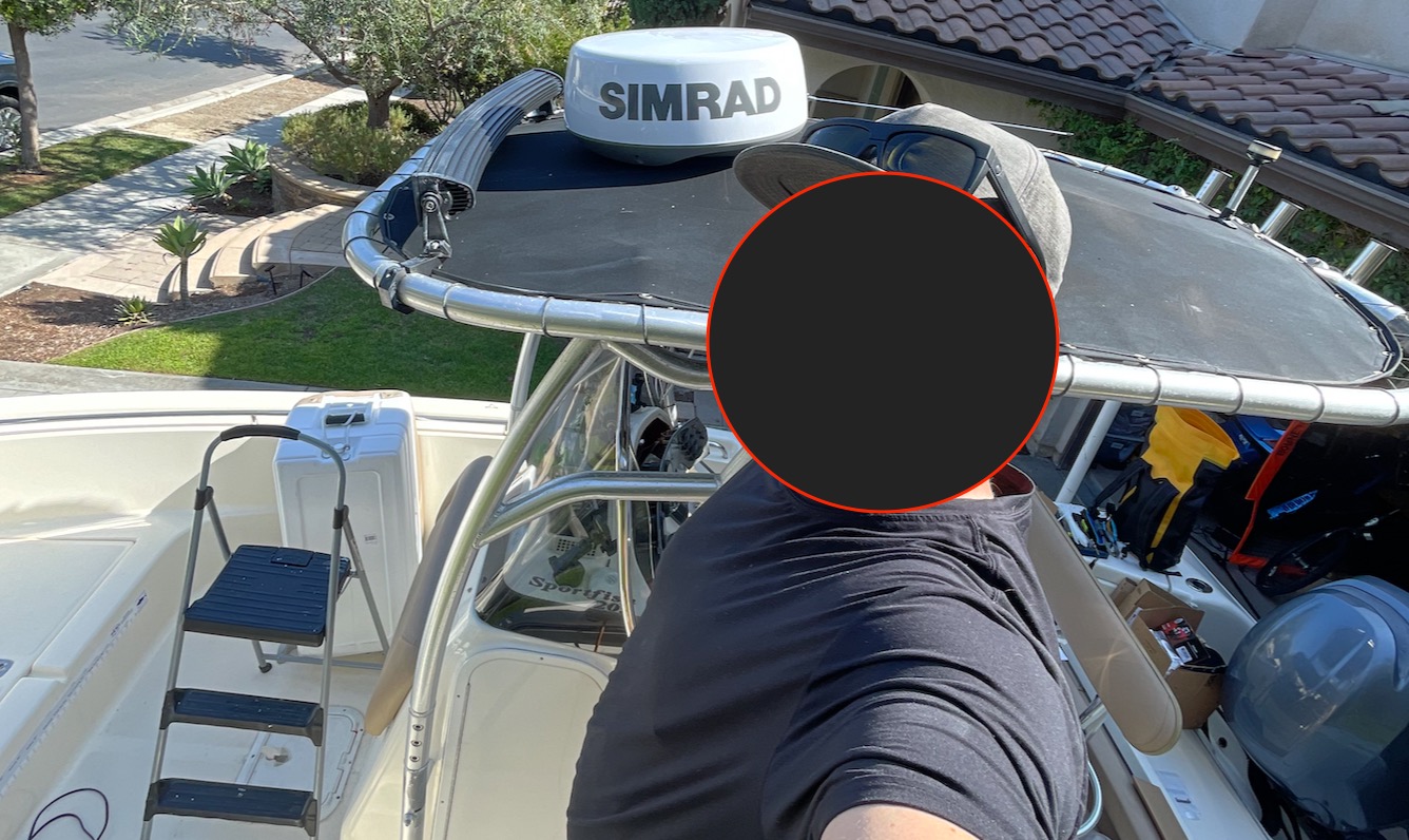 Simrad HALO20+ 36 NM 20-inch Pulse Compression Radar with Collision Avoidance and VelocityTrack, Dual Range Doppler Technology Built-in customer photo 1