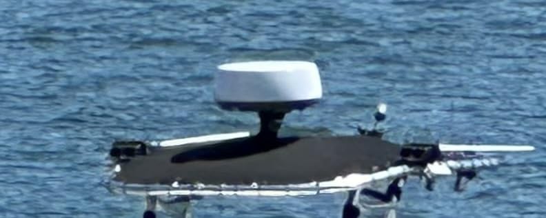 Simrad HALO20+ 36 NM 20-inch Pulse Compression Radar with Collision Avoidance and VelocityTrack, Dual Range Doppler Technology Built-in customer photo 2