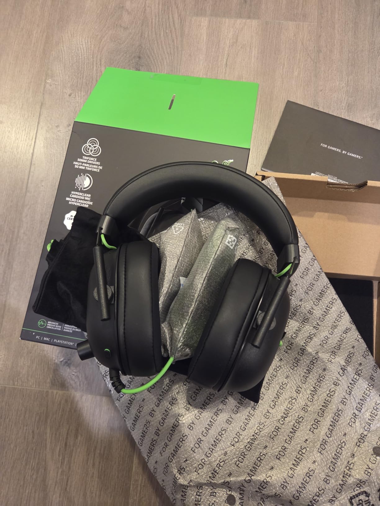 Razer BlackShark V2 X Gaming Headset: 7.1 Surround Sound - 50mm Drivers - Memory Foam Cushion - For PC, PS4, PS5, Switch - 3.5mm Audio Jack - Black customer photo 2