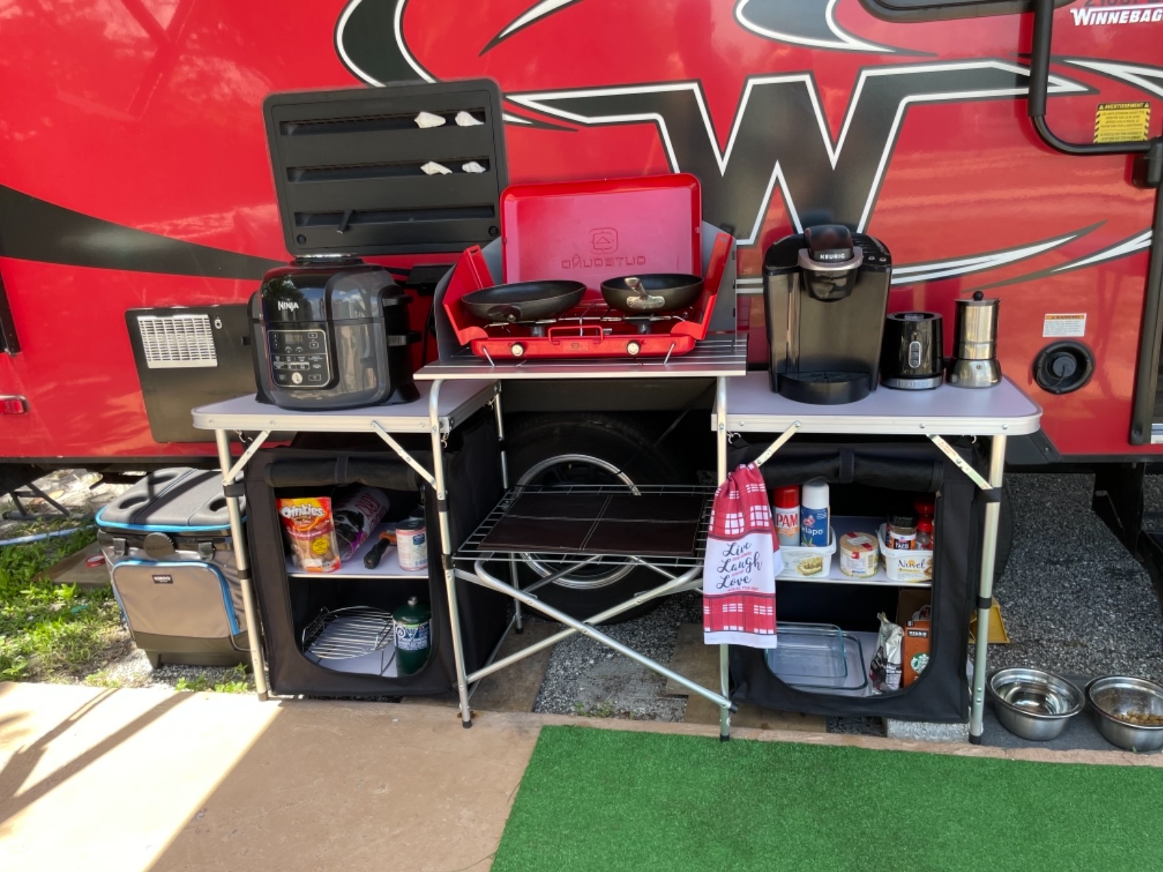 Giantex Camping Kitchen Station, Folding Grill Table with 26'' Tabletop, 2 Side Tables, Storage Organizer, Detachable Windscreen (Black) customer photo 1
