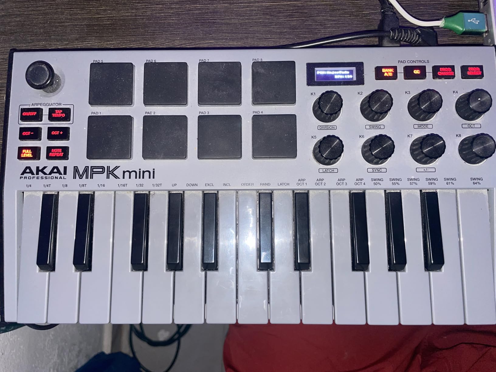 Akai Professional MPK Mini MK3 - 25 Key USB MIDI Keyboard Controller with 8 Backlit Drum Pads, 8 Knobs, Music Production Software and Native Instruments Sound Package (NKS Integration) customer photo 1