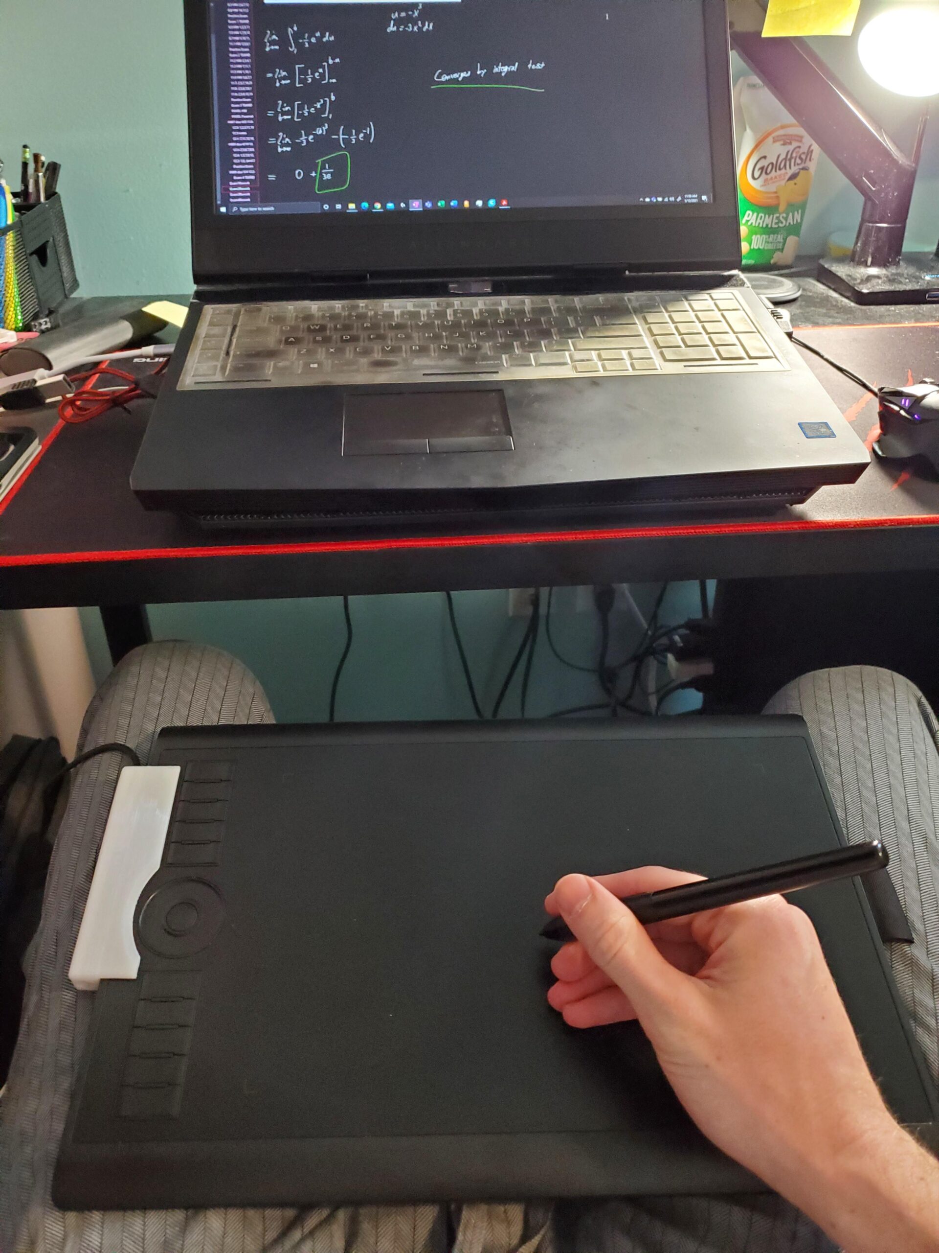 GAOMON M10K PRO 10 x 6.25 inches Large Graphic Tablet, Digital Art Tablet Supports Tilt & Radial Function with 10 Shortcut Keys, Battery-Free Stylus, Work with Mac, Windows & Android customer photo 1