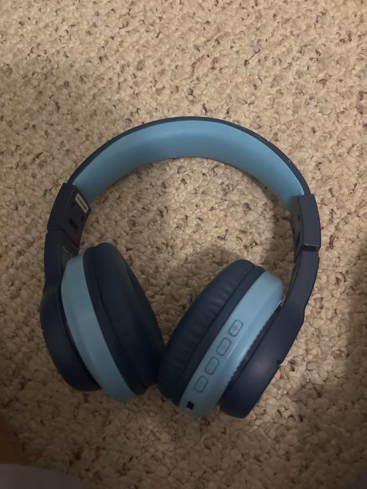 iClever BTH12 Kids Bluetooth Headphones, Colorful LED Lights Kids Headphones Wireless, 74/85dBA Safe Volume, 85H Playtime, Fast Charging, Bluetooth 5.2, Over Ear, Built-in Mic for iPad/Tablet/Airplane, Blue customer photo 2