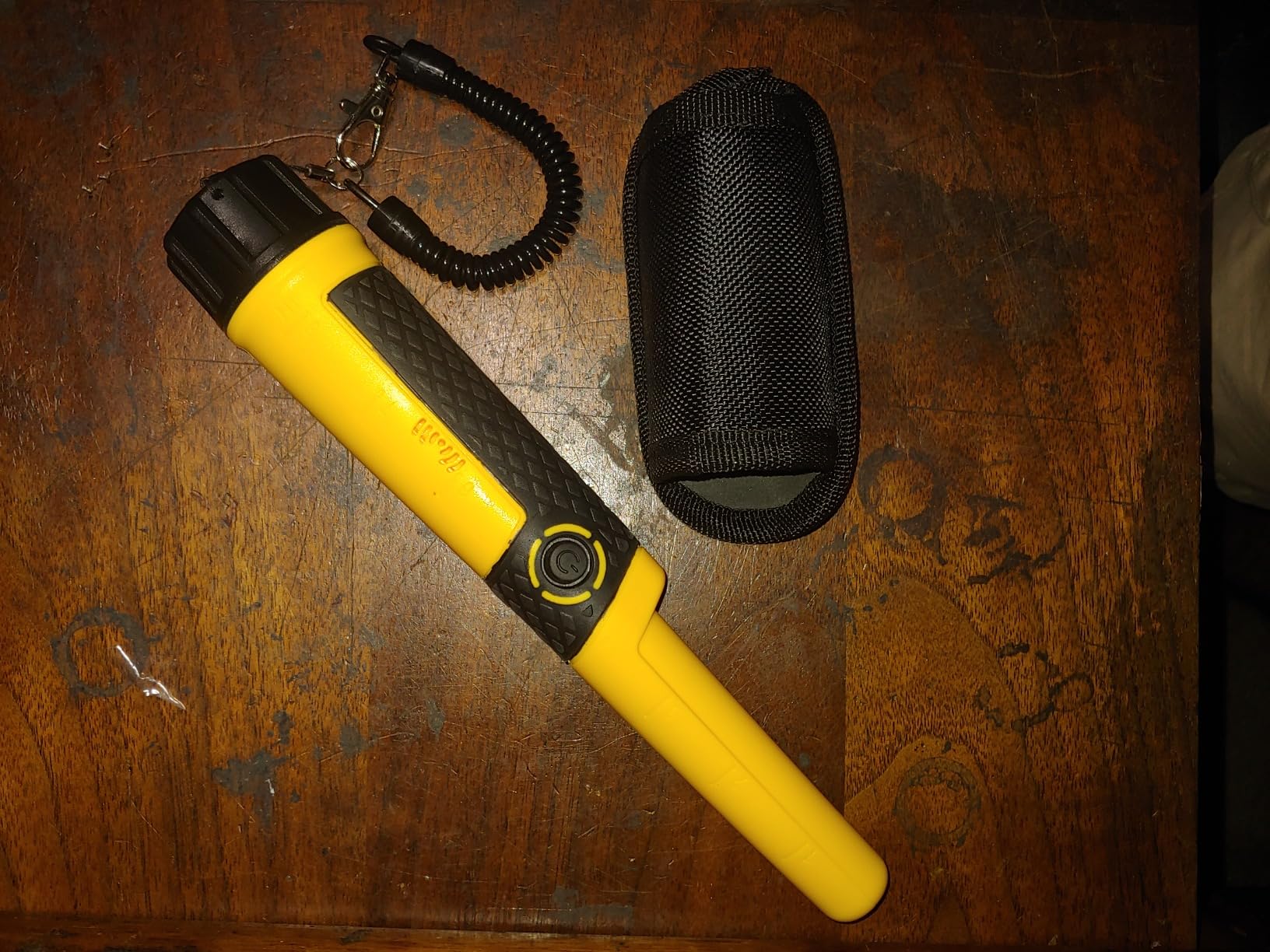 SAKOBS Handheld Pinpointer Metal Detector, Waterproof Metal Detecting Wand with 360 Side Scan, Portable Treasure Hunting Probe for Coins Gold Jewelry, Metal Detector Accessories for Beginners customer photo 2