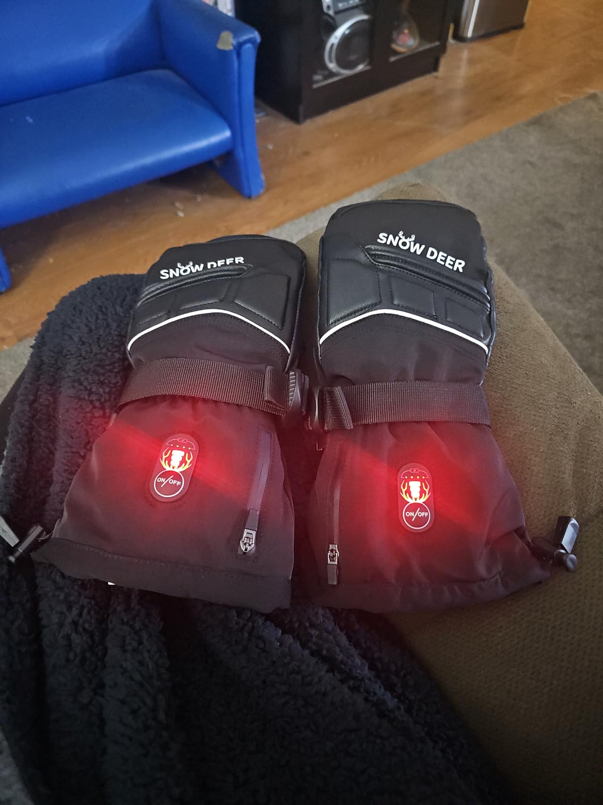 SNOW DEER Heated Mittens for Men and Women Waterproof Ski Gloves with Touchscreen 7.4V 3000mAh Battery Electric Rechargeable Thermal Mittens customer photo 2