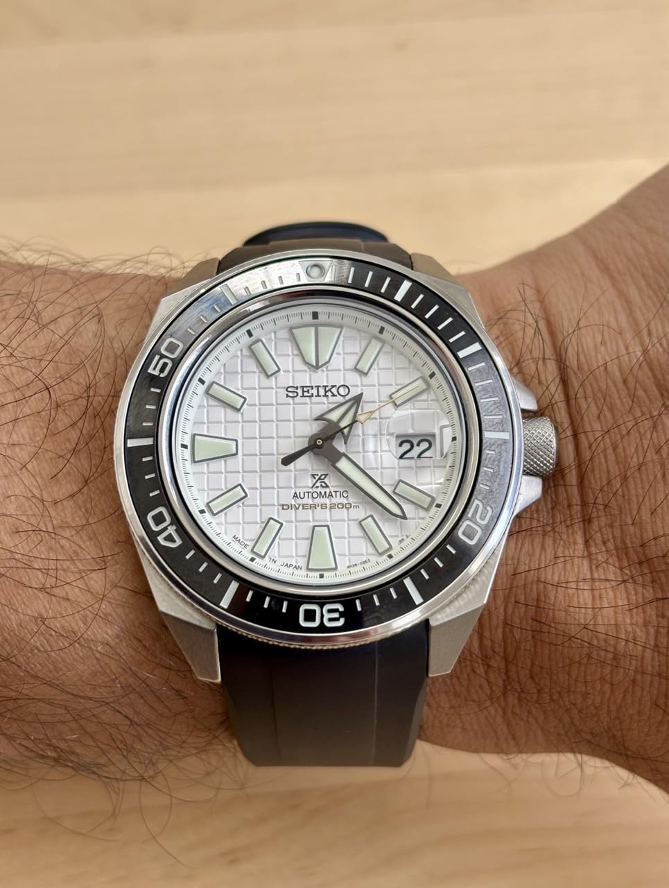 SEIKO SRPG21 Automatic Dive Watch - Prospex Collection - LumiBrite Hands, Magnified Date Calendar - 200M Water Resistant customer photo 2
