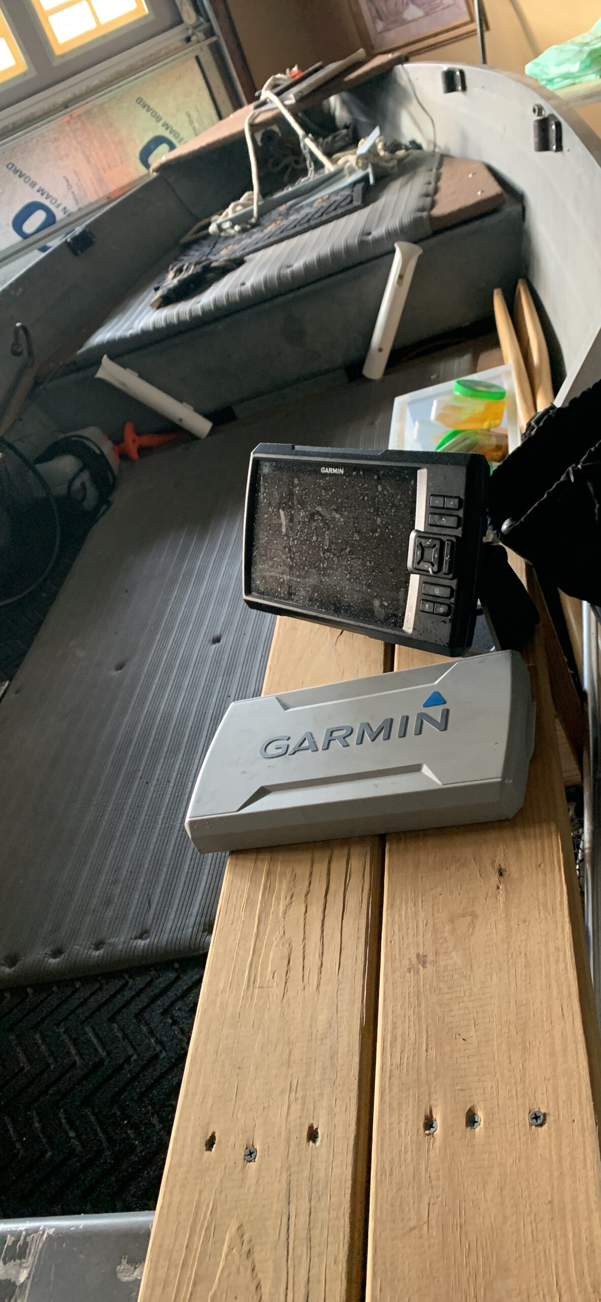 Garmin Striker Vivid 9sv, Easy-to-Use 9-inch Color Fishfinder and Sonar Transducer, Vivid Scanning Sonar Color Palettes customer photo 1
