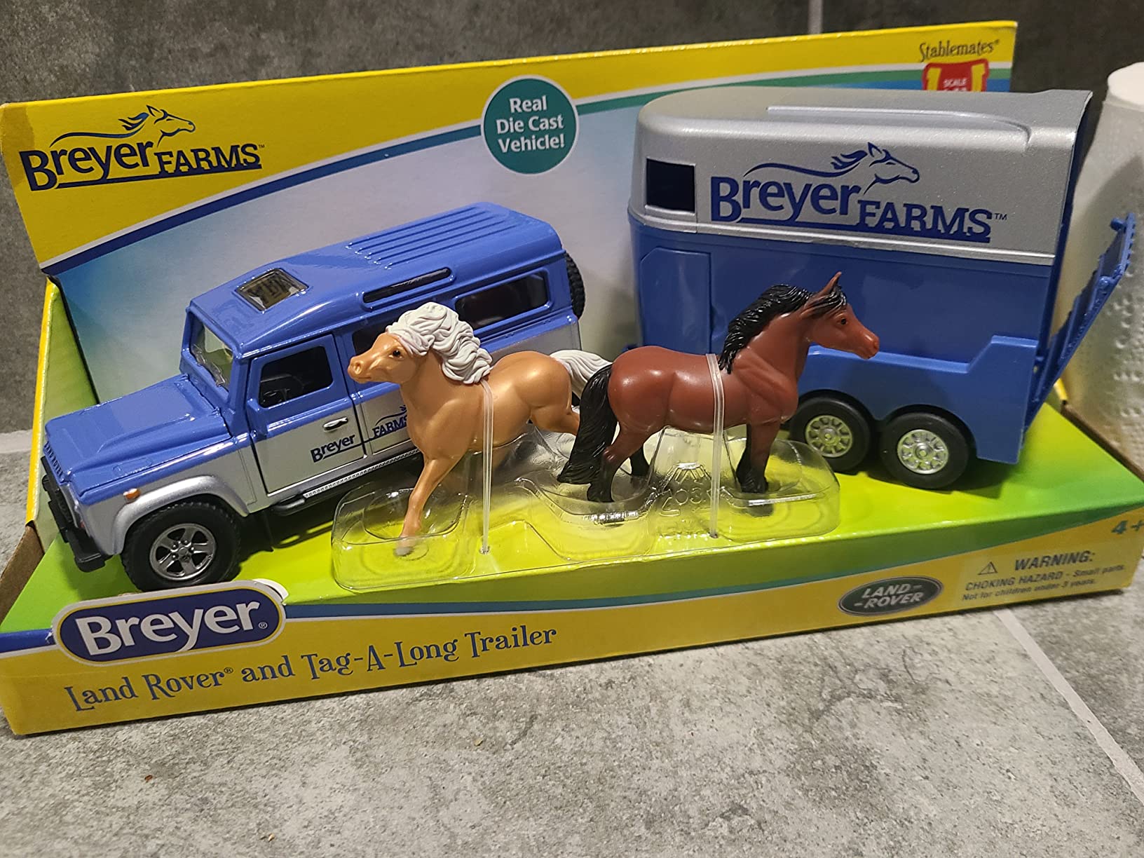 Breyer Horses Farms Land Rover and Tag-a-Long Trailer and Playset | Die Cast | 3.25