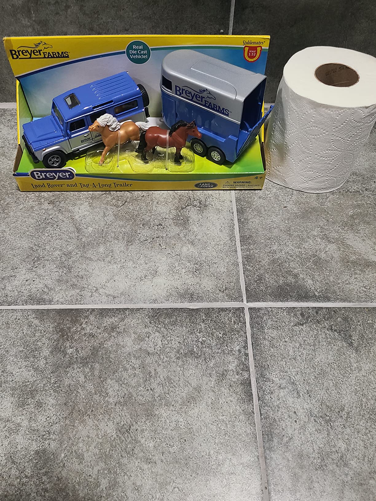 Breyer Horses Farms Land Rover and Tag-a-Long Trailer and Playset | Die Cast | 3.25