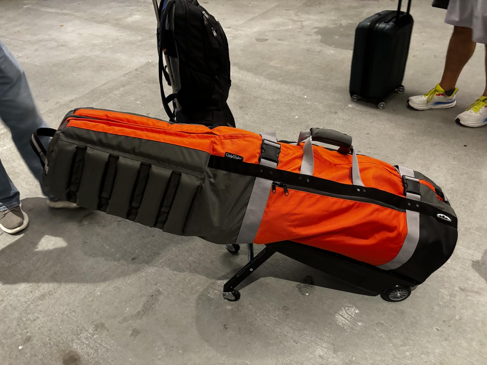Sun Mountain ClubGlider Meridian Golf Travel Bag, 4-Wheel Rolling Retractable-Leg System, Effortless Travel customer photo 2