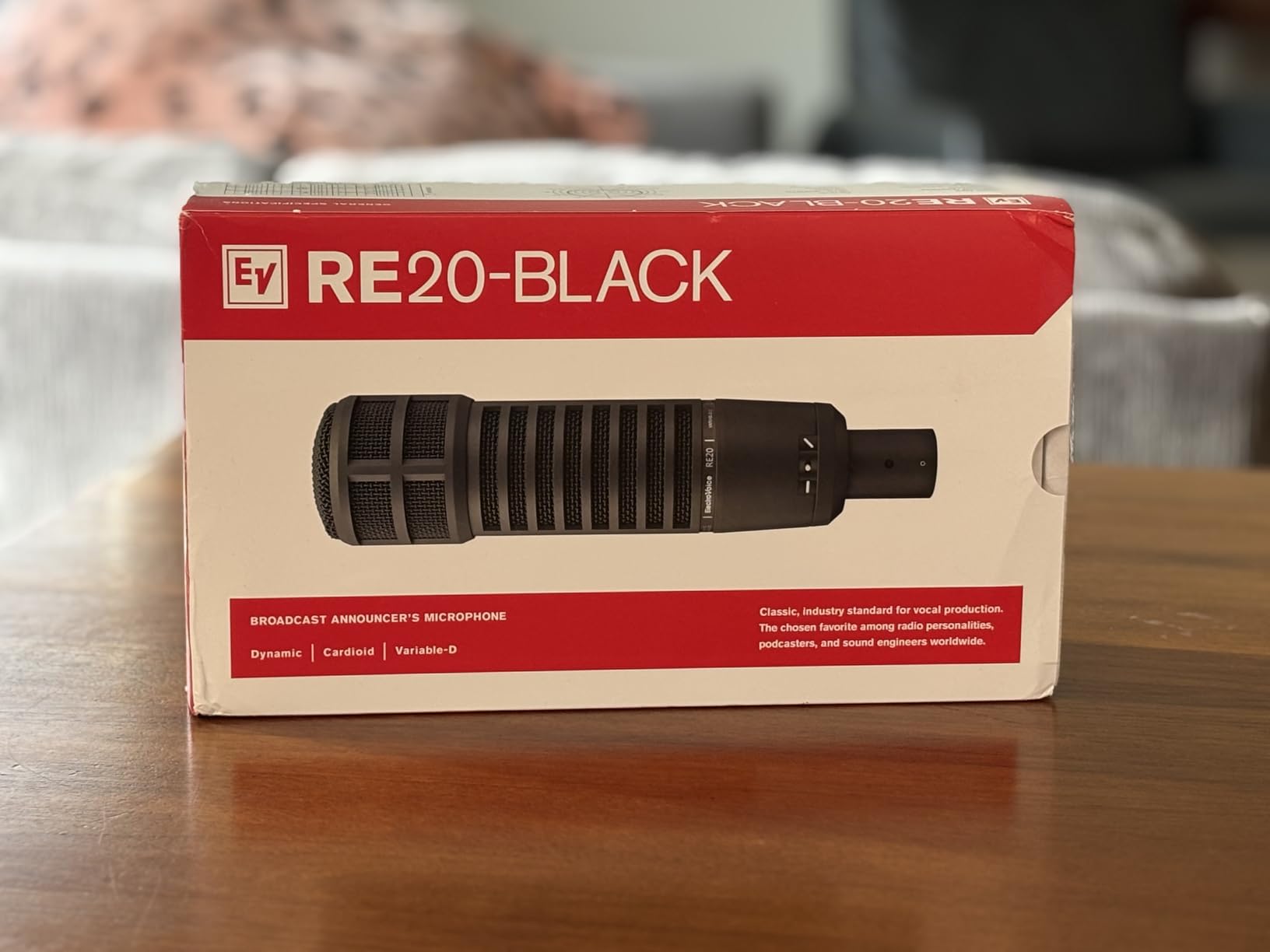 Electro-Voice RE20-BLACK Dynamic Broadcast Announcer Microphone, Black (RE20) customer photo 1
