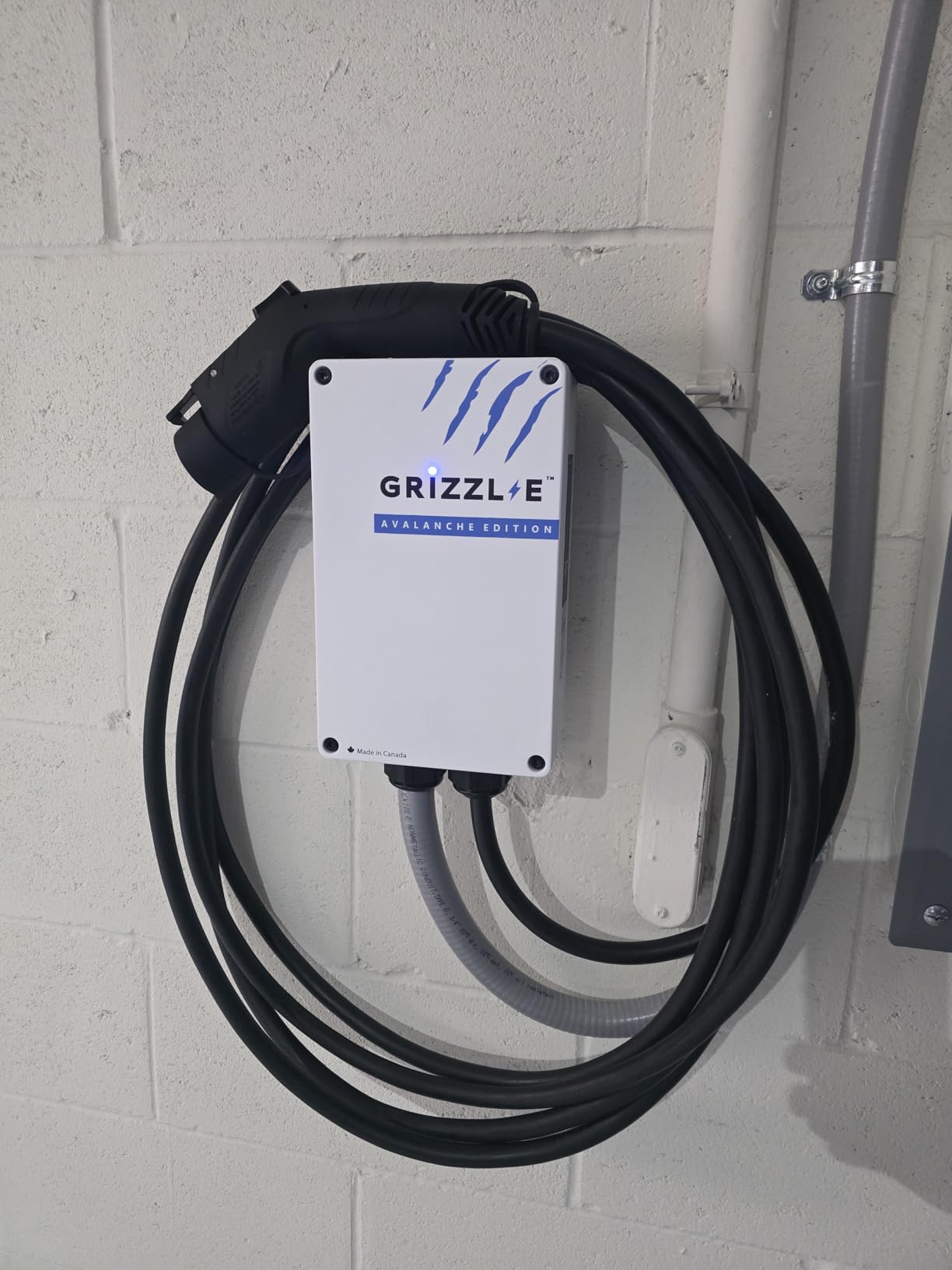 Grizzl-E Classic Level 2 Electric Vehicle (EV) Charger up to 40 Amp, UL Certified Indoor/Outdoor Electric Car Fast Wall Charging Station, NEMA 14-50 Plug, 24 feet Premium Cable, Avalanche Edition customer photo 2