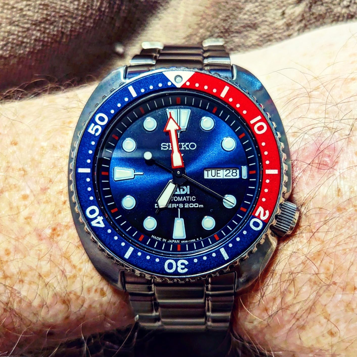 SEIKO SRPE99 Automatic Dive Watch - Prospex PADI Special Edition - LumiBrite Hands, Elapsed Timing Bezel - Water Resistant 200M customer photo 1