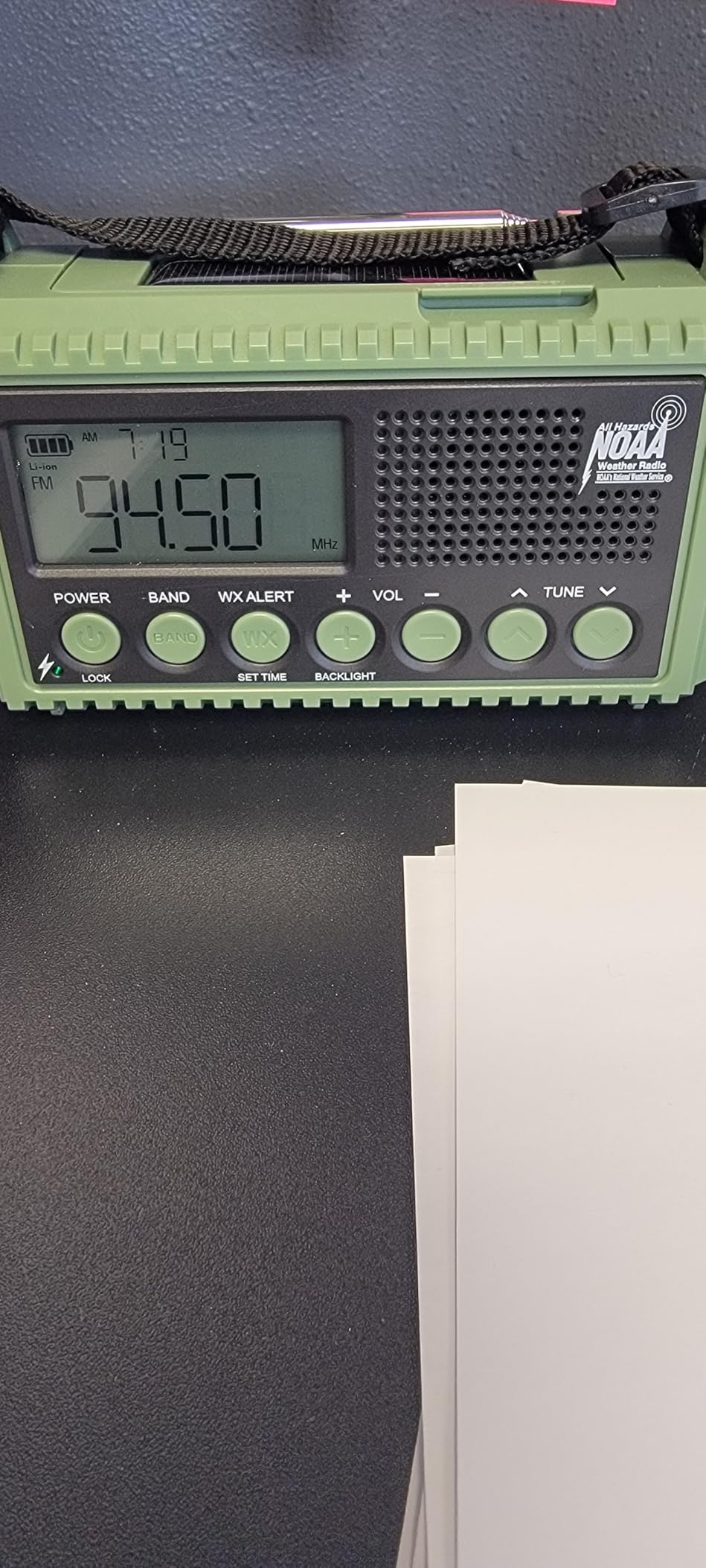 Raynic Emergency Radio, 5000mAh/18500mWh Weather Radio, Solar Hand Crank Radio with AM/FM/SW/NOAA Alert, Cell Phone Charger, Headphone Jack, Flashlight and SOS Siren customer photo 1