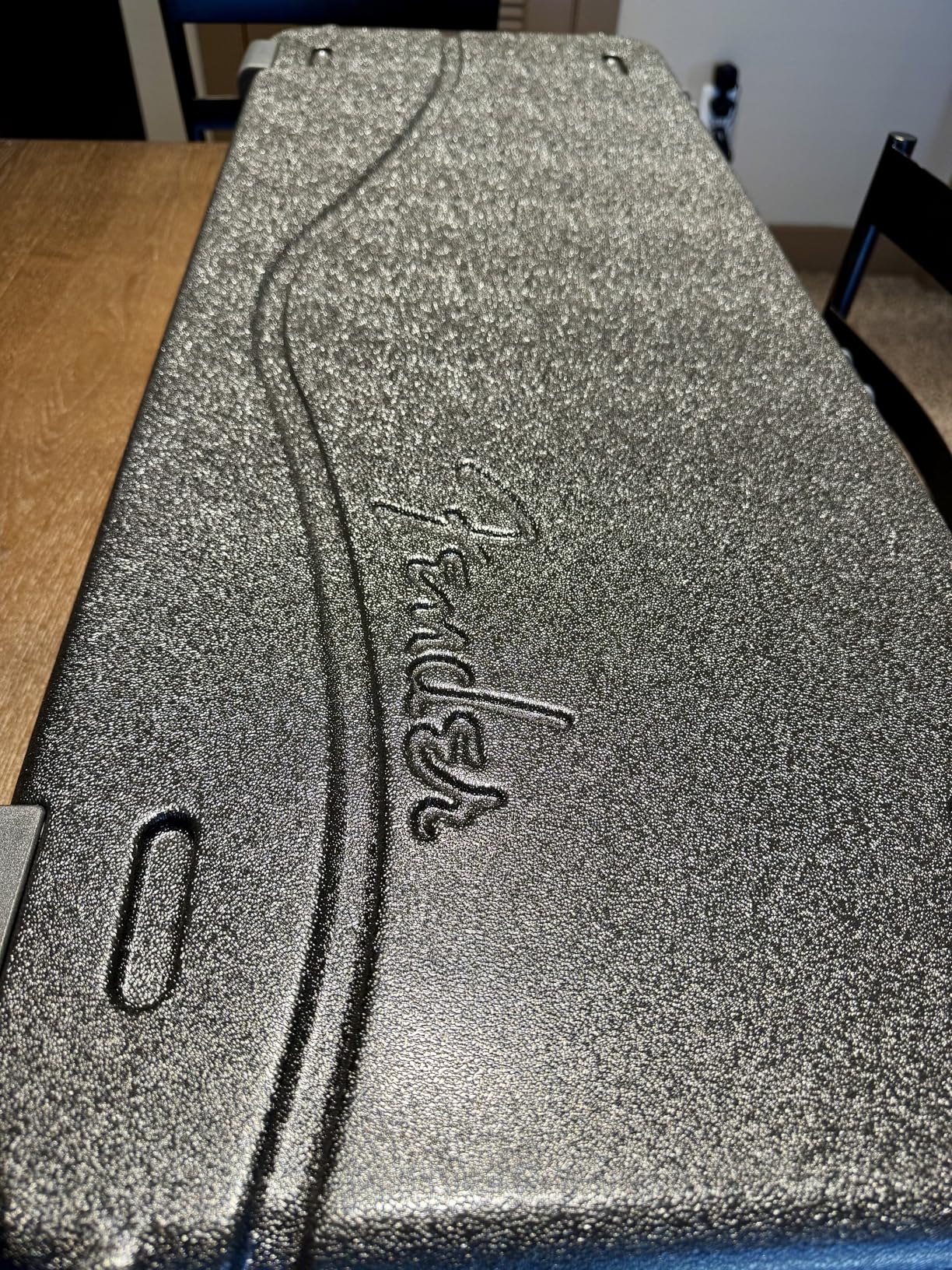 Fender Deluxe Molded Guitar Case for Stratocaster and Telecaster Electric Guitars, Military-Grade ABS Hard Shell with TSA Lock, Custom Foam Interior, Protective Travel Case, Silver customer photo 2