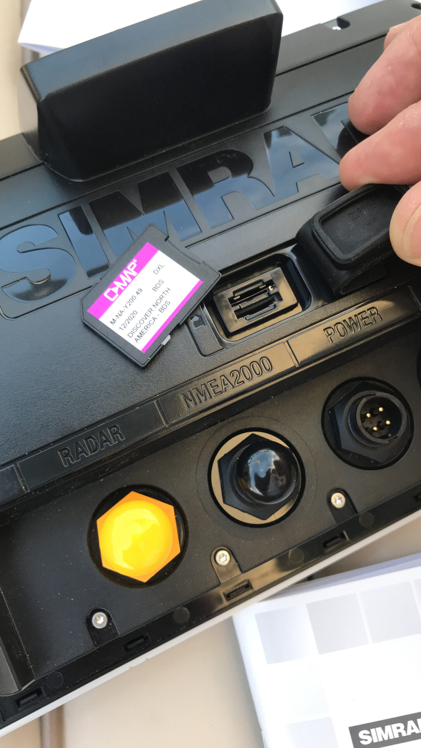 Simrad GO9 Chartplotter and Fish Finder with Transducer and Radar Options, Preloaded C-MAP Discover Chart Card customer photo 2