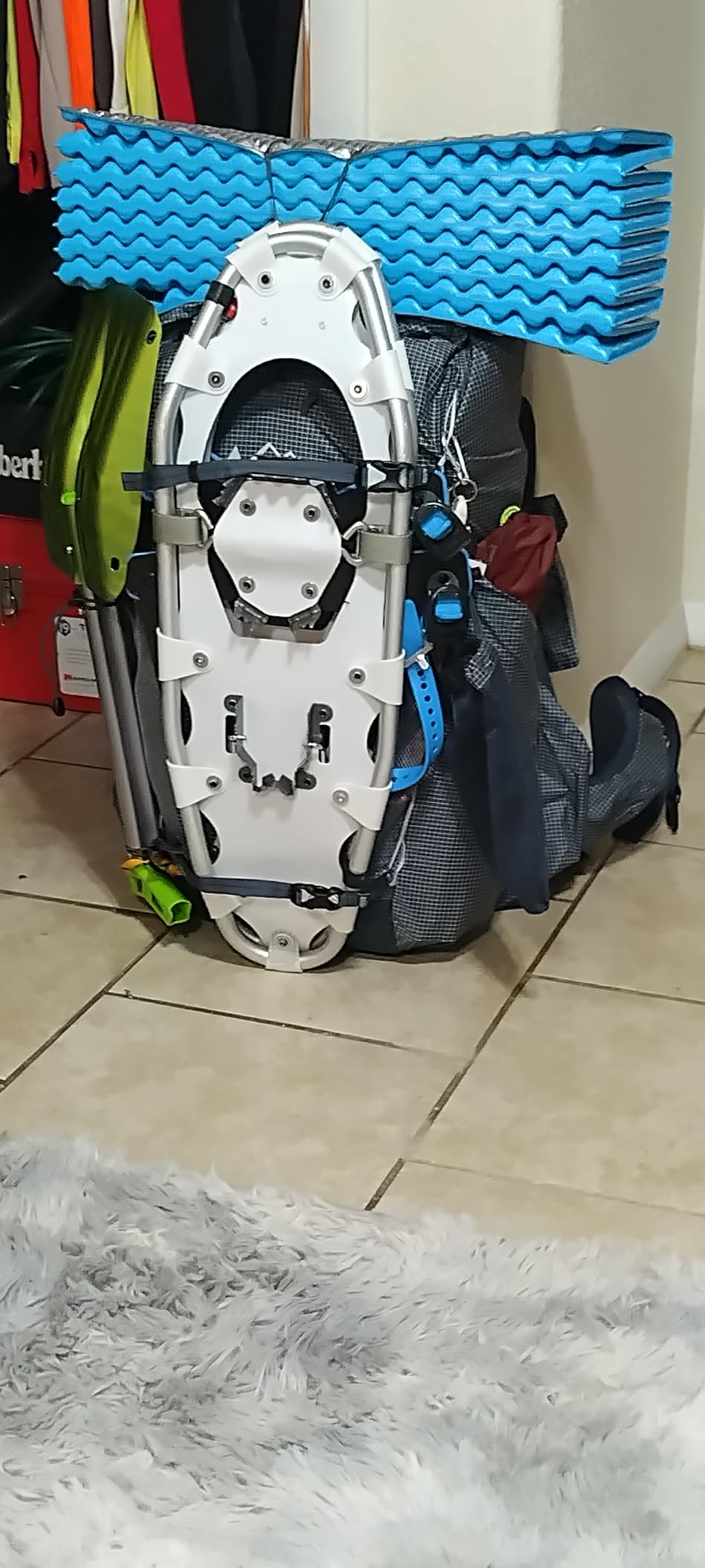 G2 21/25/30/36 Inches Light Weight Snowshoes for Women Men Youth, Set with Tote Bag, Special EVA Padded Ratchet Binding, Heel Lift, Orange/Blue Available customer photo 1