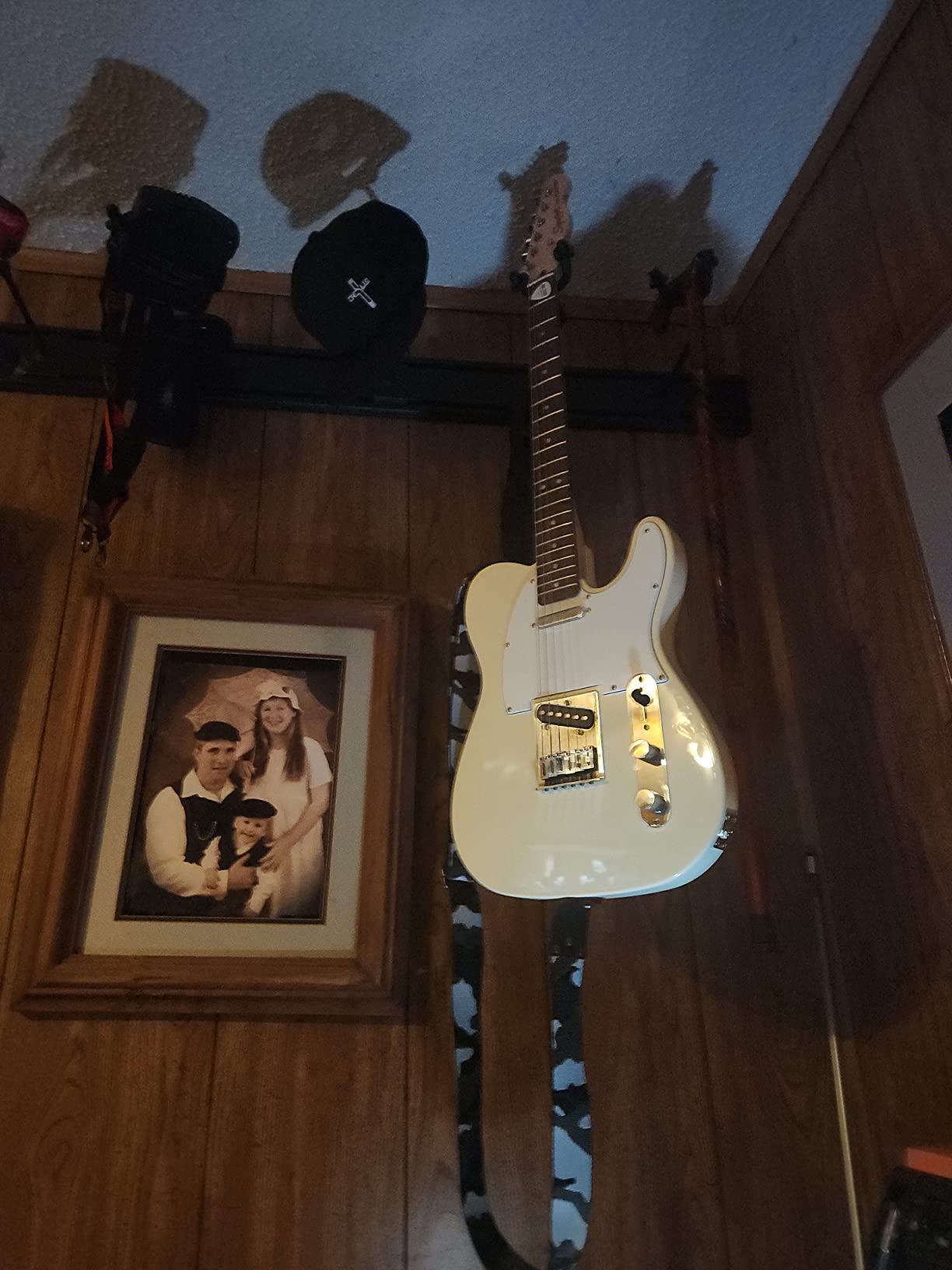 Squier Affinity Series Telecaster Electric Guitar, with 2-Year Warranty, 3-Color Sunburst, Maple Fingerboard customer photo 1