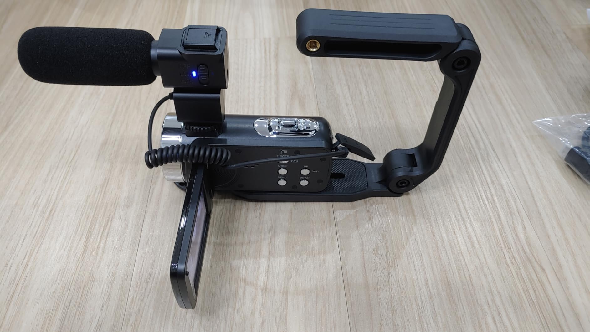 4K Video Camera, Camcorder 48MP Ultra HD WiFi Vlogging Camera for YouTube 18X Zoom 3.0