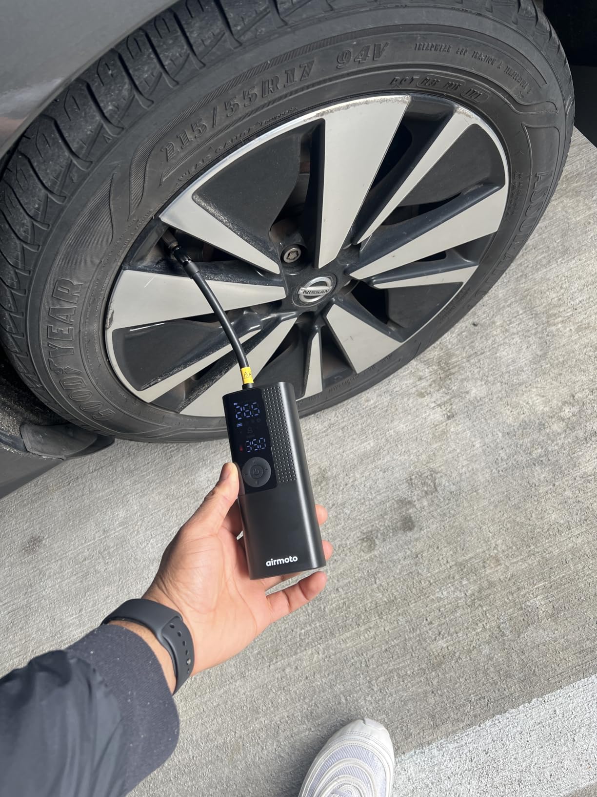 Airmoto Tire Inflator Portable Air Compressor - Air Pump For Car Tires with Digital Pressure Gauge, LED Light and Auto Shut-Off Function - Cordless Pump customer photo 2