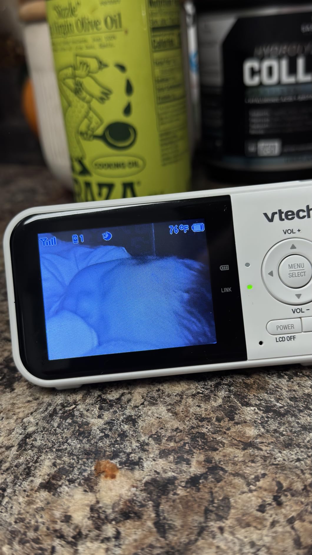 VTech Baby Monitor with 2 Cameras No WiFi - 19Hr Video Battery, 1000ft Range, Night Vision, Two-Way Talk, Temperature Sensor, Sound-Activated Screen | VM819-2 customer photo 2