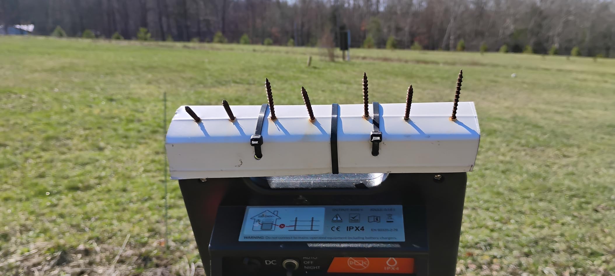 10 Miles Solar Electric Fence Charger with Day/Night Mode, 0.16J Portable Solar Fence Charger with Rechargeable Solar Panel for 24-Hour Uninterrupted Protection Electric Fence Energizer customer photo 1