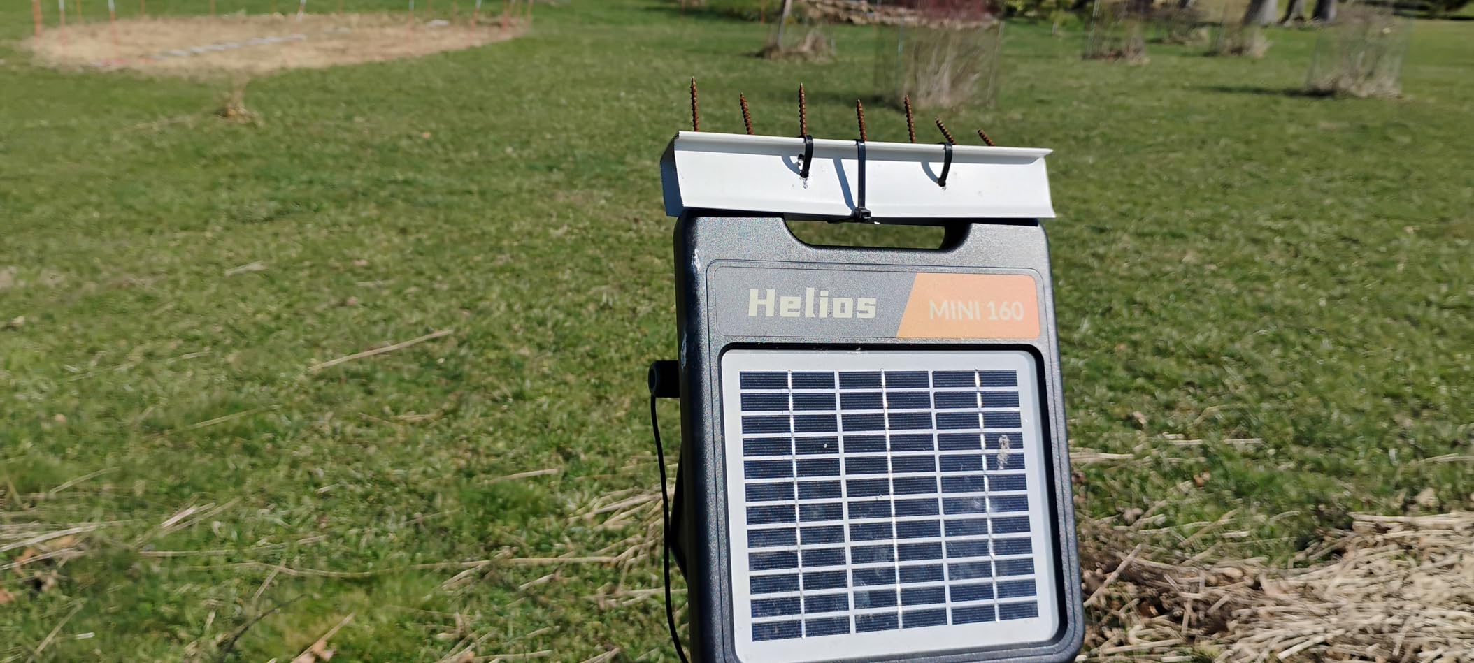 10 Miles Solar Electric Fence Charger with Day/Night Mode, 0.16J Portable Solar Fence Charger with Rechargeable Solar Panel for 24-Hour Uninterrupted Protection Electric Fence Energizer customer photo 2